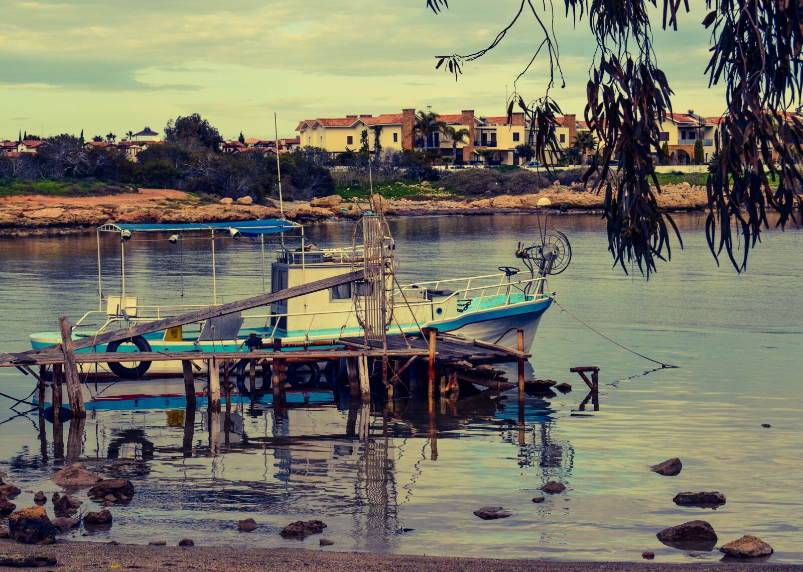 Nikon D3300 sample photo. Fishing boat, fishing shelter photography