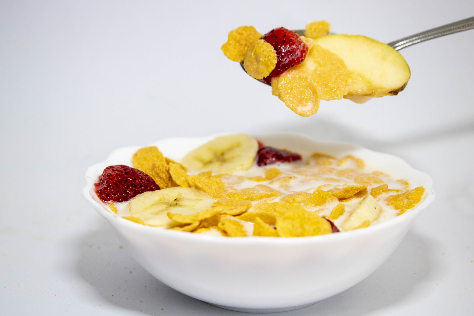 Canon EOS 750D (EOS Rebel T6i / EOS Kiss X8i) sample photo. Cereal, milk, breakfast photography