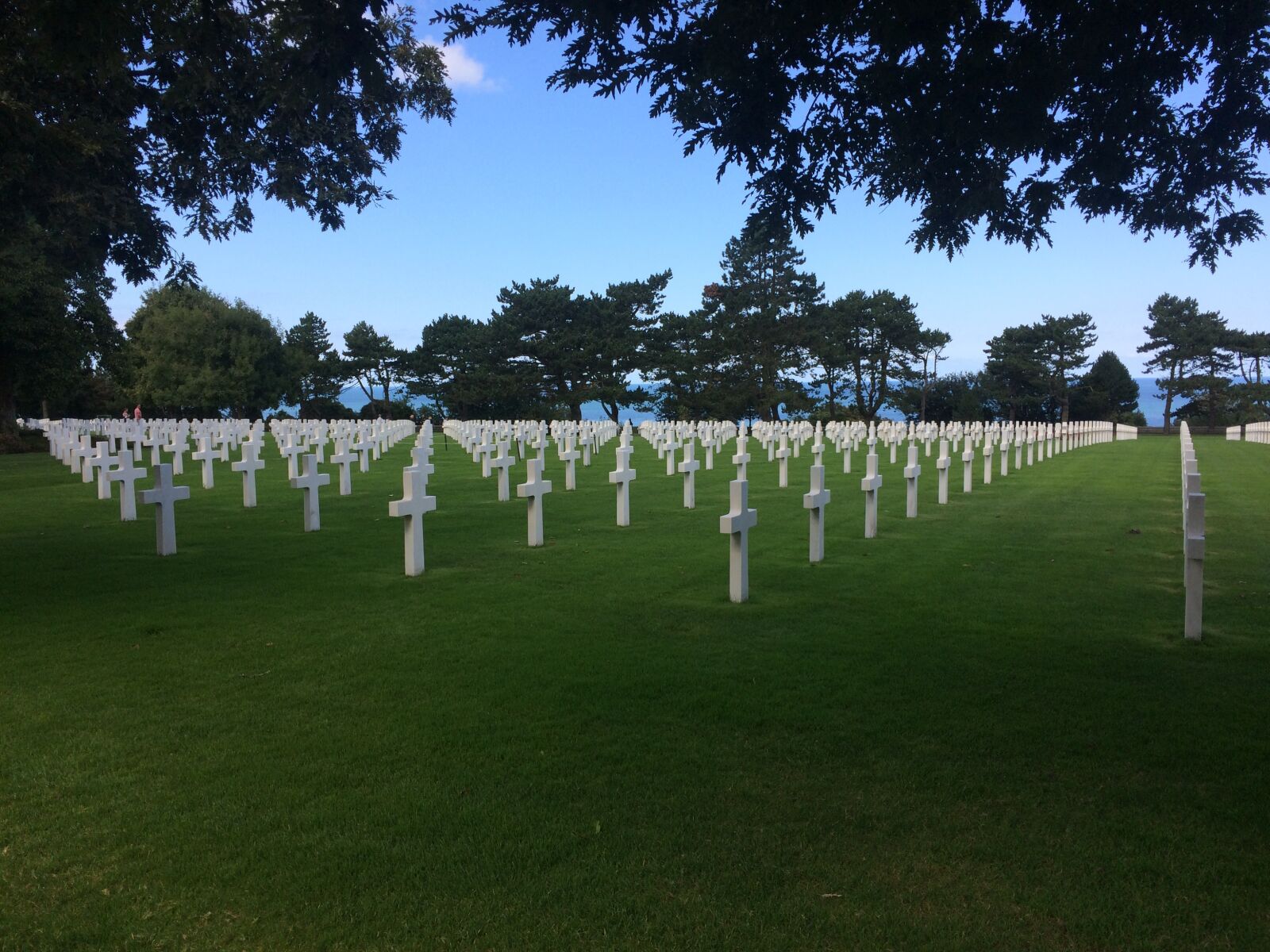 iPhone 5s back camera 4.15mm f/2.2 sample photo. Normandy, cemetery, france photography