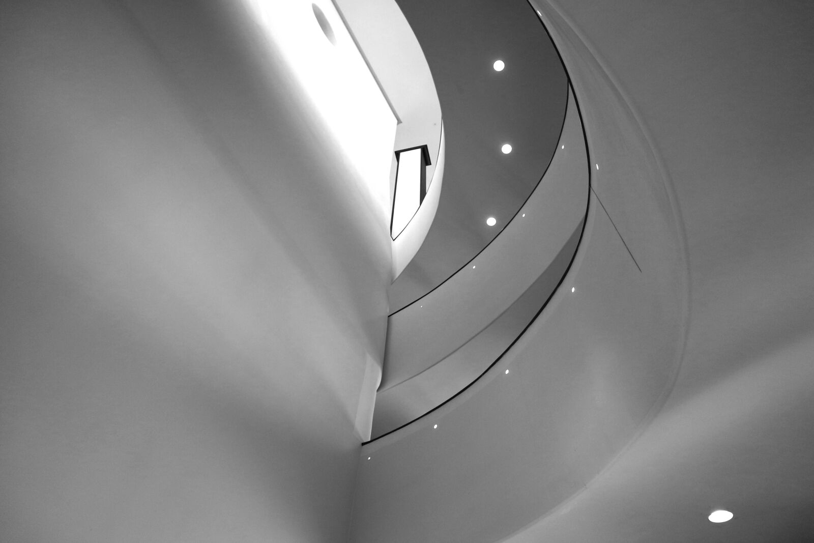 Canon EOS M10 sample photo. Steel, modern, museum photography