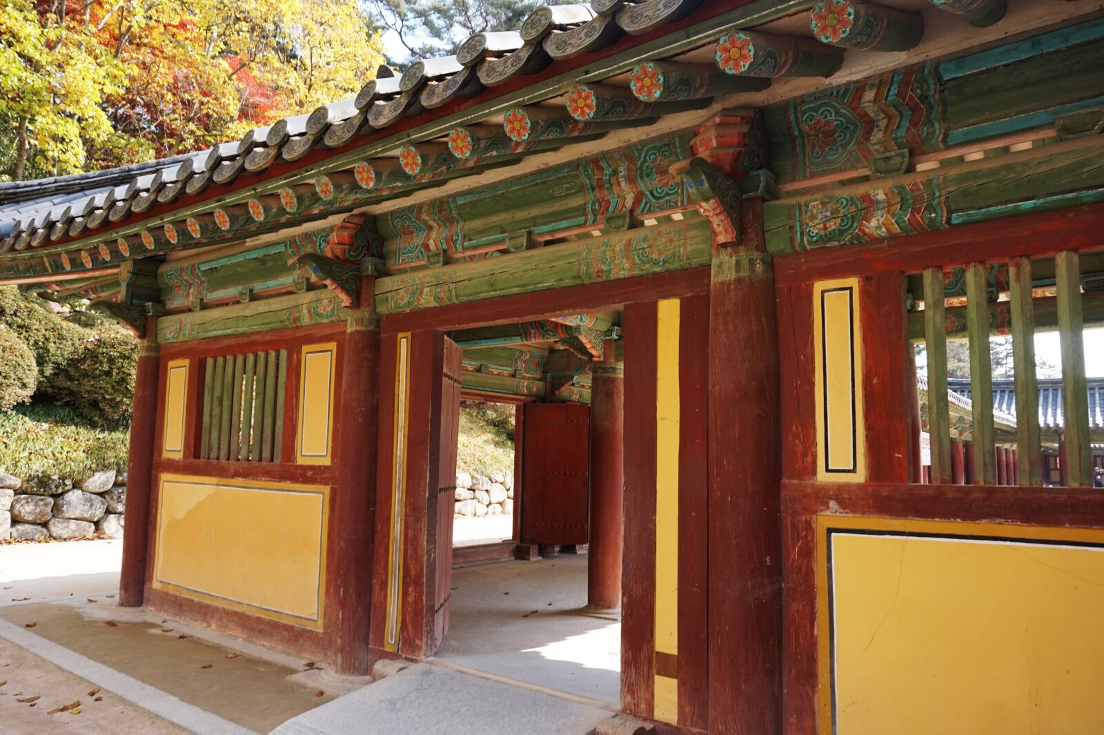 Sony Alpha a5000 (ILCE 5000) sample photo. The bulguksa temple, racing photography