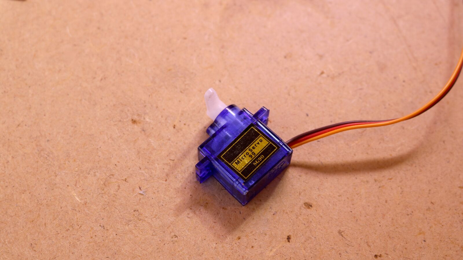 Canon EOS 750D (EOS Rebel T6i / EOS Kiss X8i) sample photo. Servo, rc, motor photography
