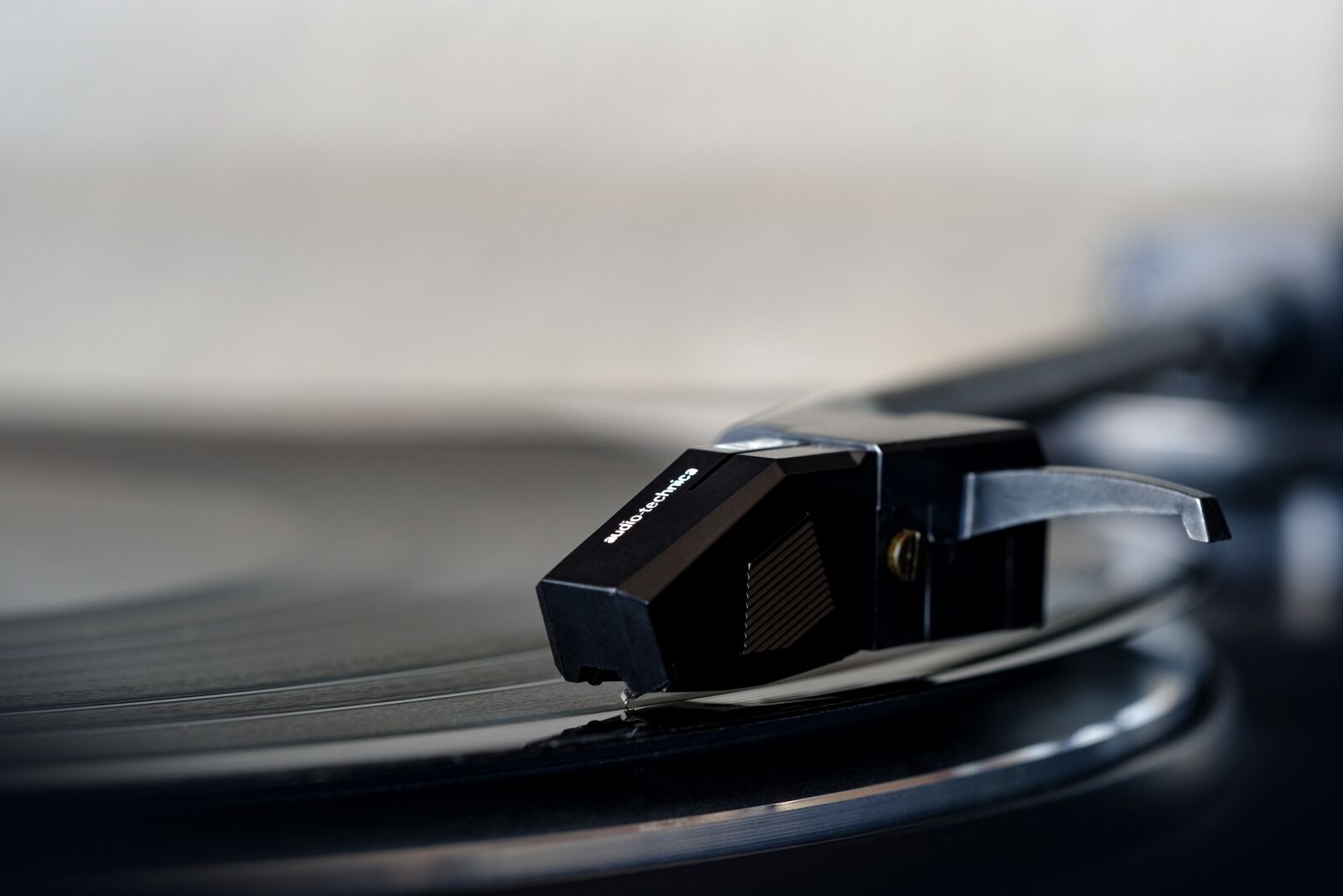 Fujifilm X-T2 + Fujifilm XF 80mm F2.8 R LM OIS WR Macro sample photo. Plate, record, vinyl photography