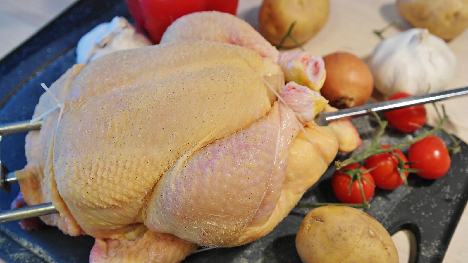 Samsung NX20 sample photo. Chicken, broiler, grilled chicken photography