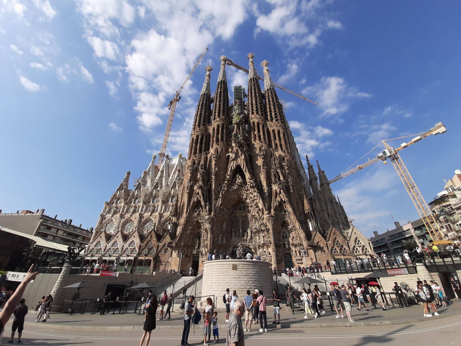 Samsung Galaxy A50 sample photo. Spain, barcelona, architecture photography
