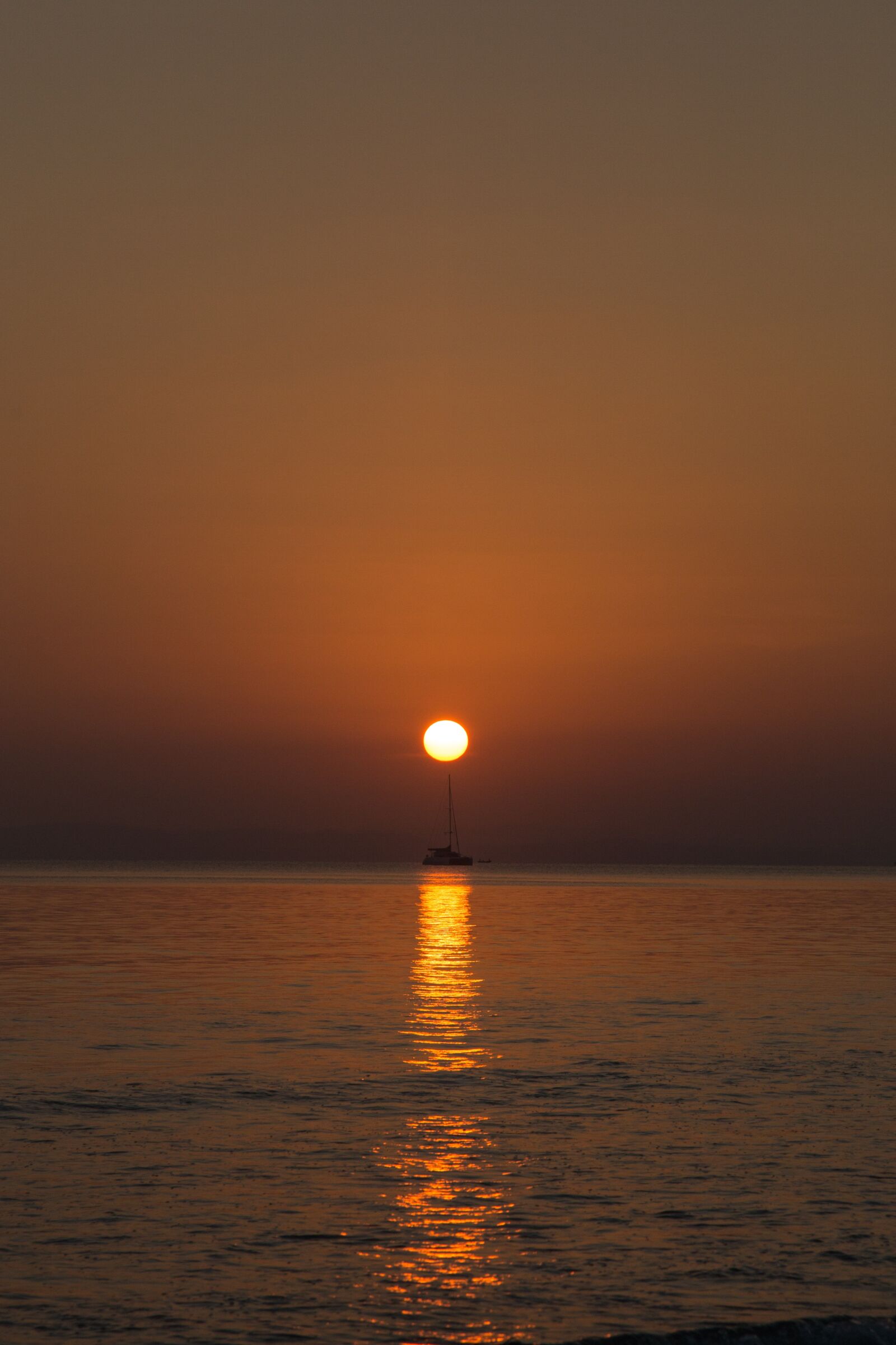Canon EOS 6D + Canon EF 24-105mm F4L IS USM sample photo. Sunset, beach, boat photography