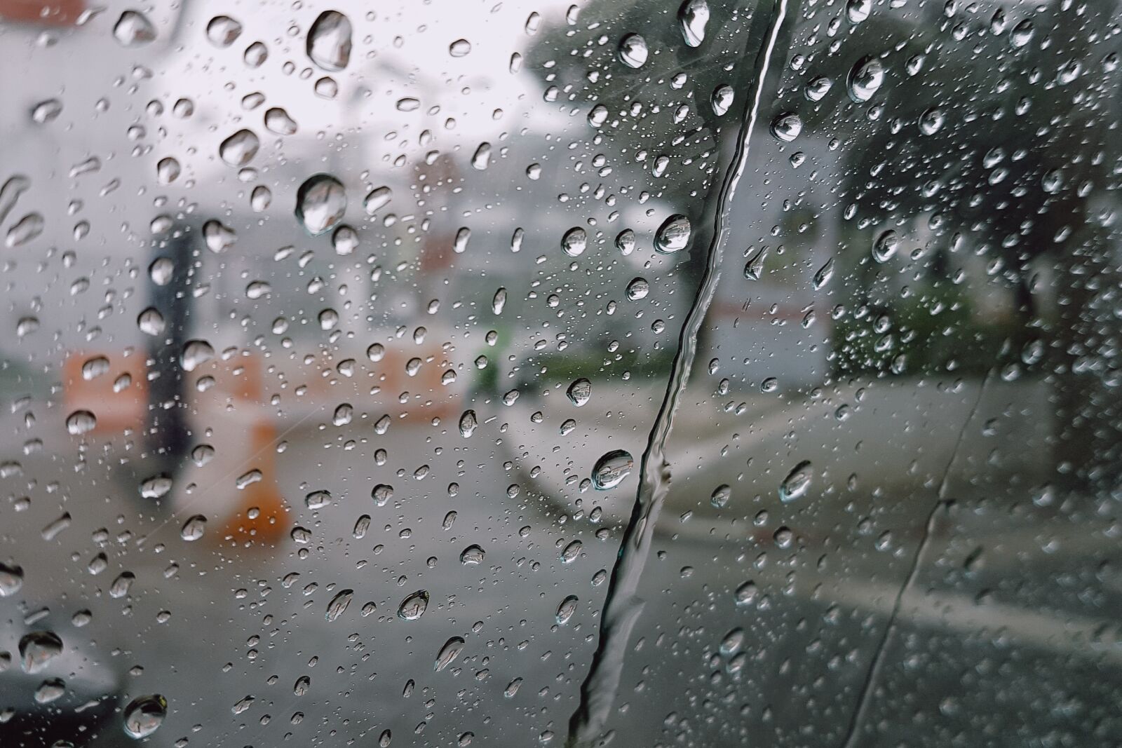 Samsung Galaxy S7 Edge Rear Camera sample photo. Raining, wet, rain photography