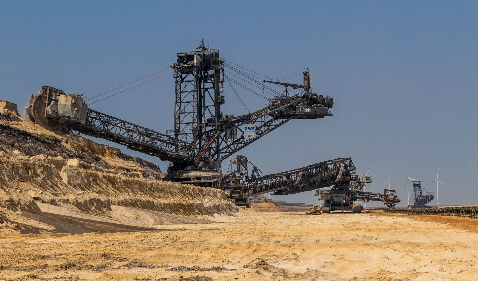 Canon EOS 80D sample photo. Open pit mining, bucket photography