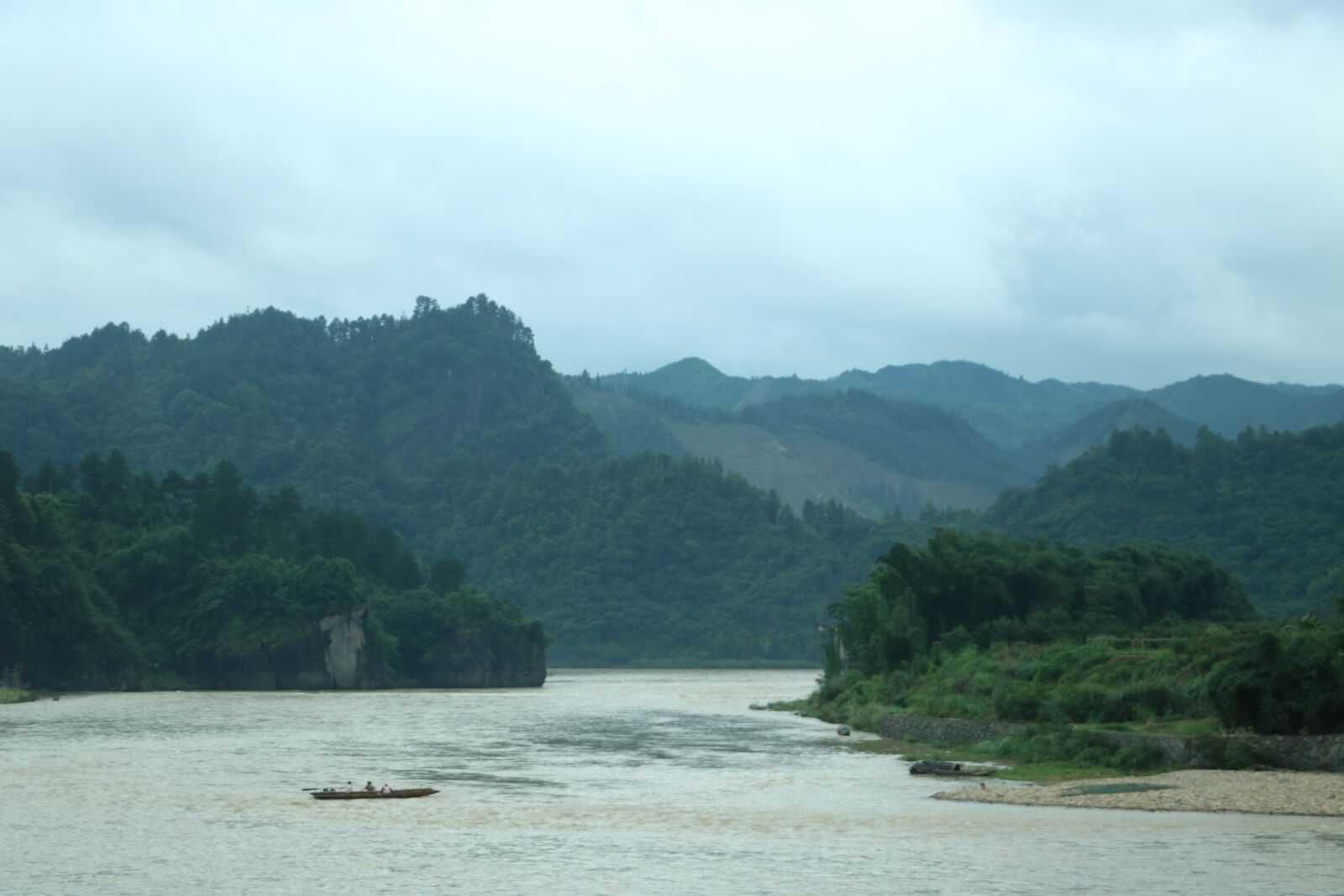 Canon EOS 760D (EOS Rebel T6s / EOS 8000D) sample photo. Landscape, hiu kong, wooden photography