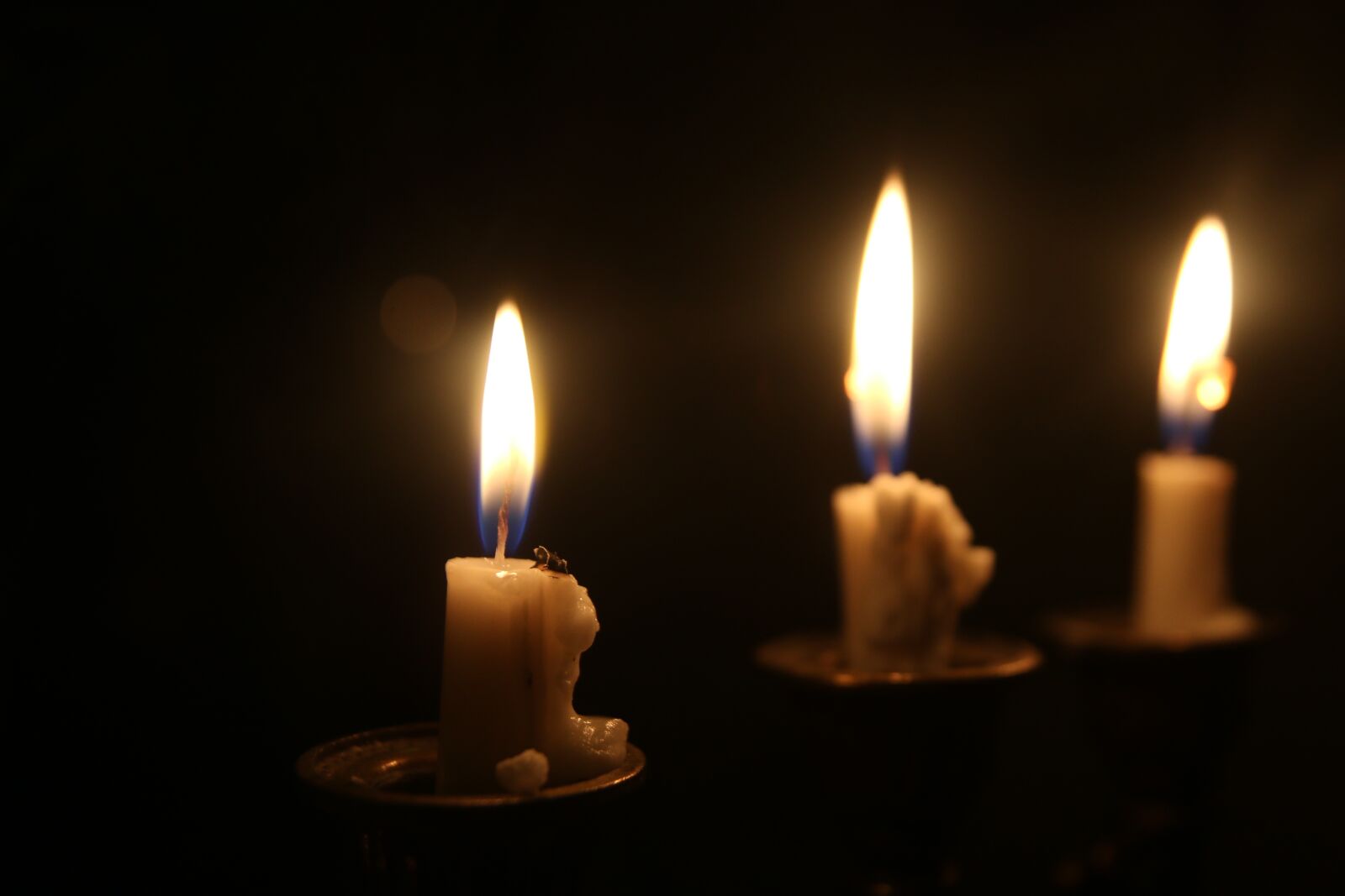 Canon EOS 70D sample photo. Candles, low light, flame photography