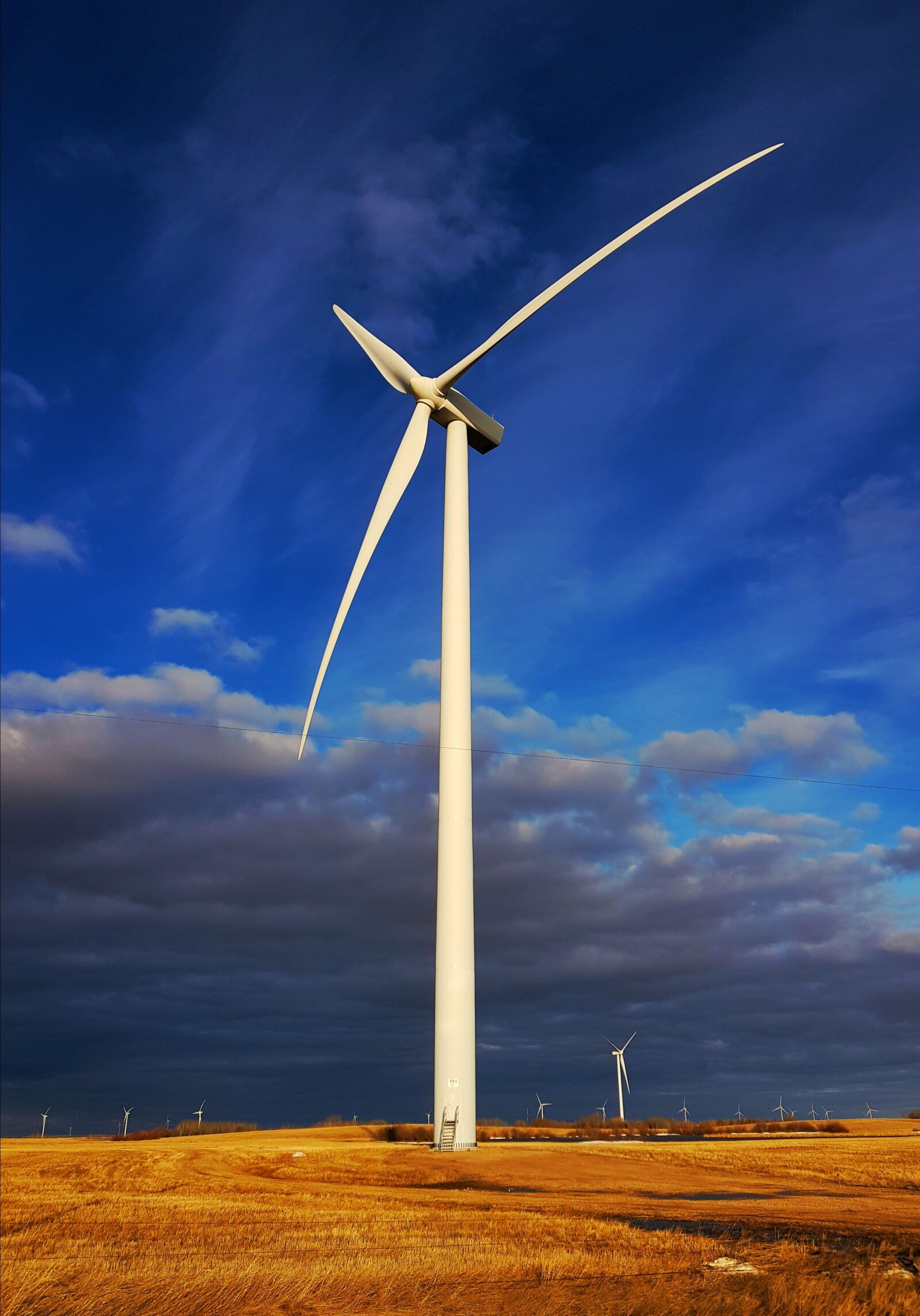Samsung Galaxy S8+ sample photo. Turbine, electricity, windmill photography