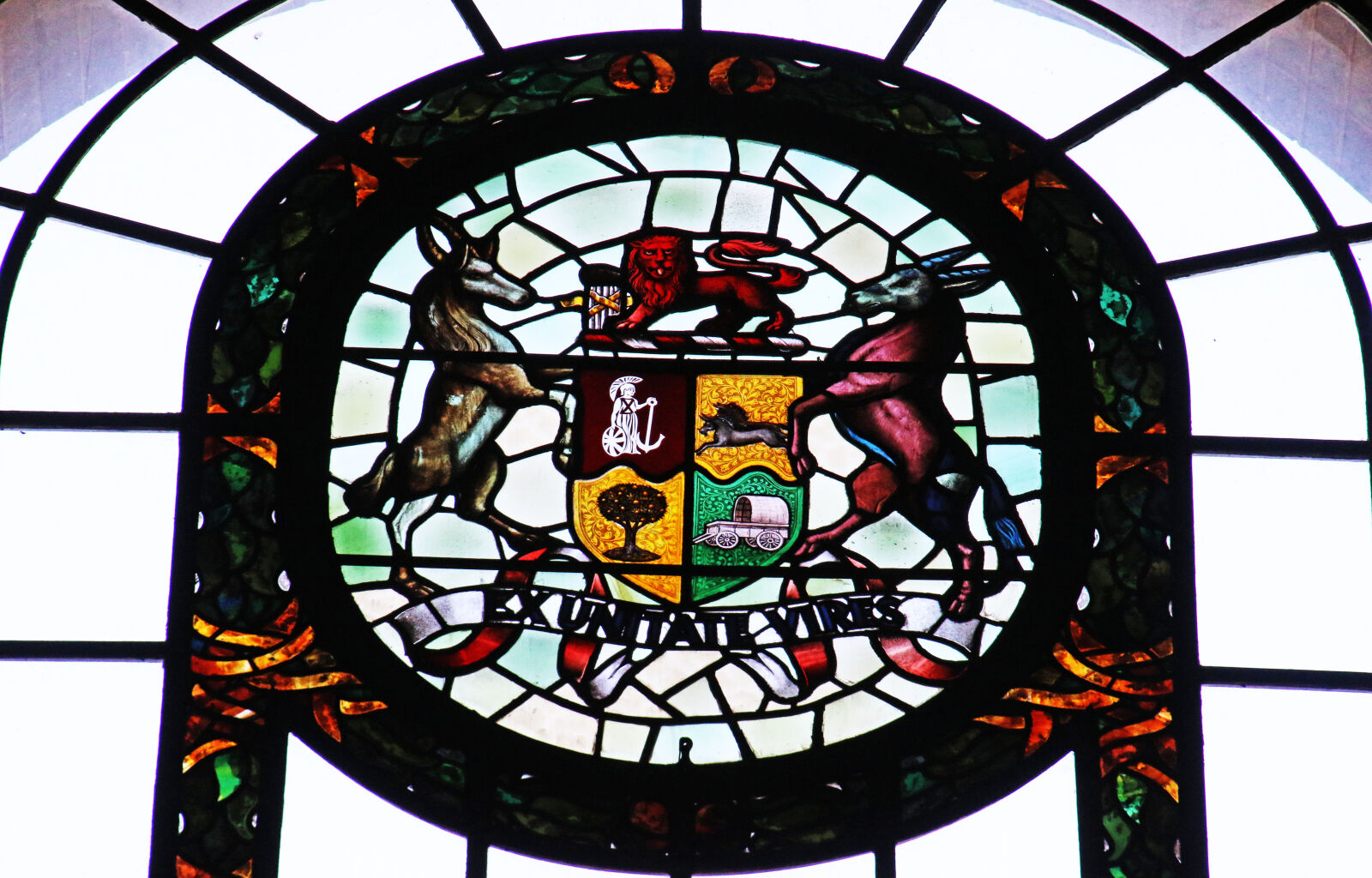 Canon EOS 7D Mark II sample photo. Colorful, glass, history, museum photography