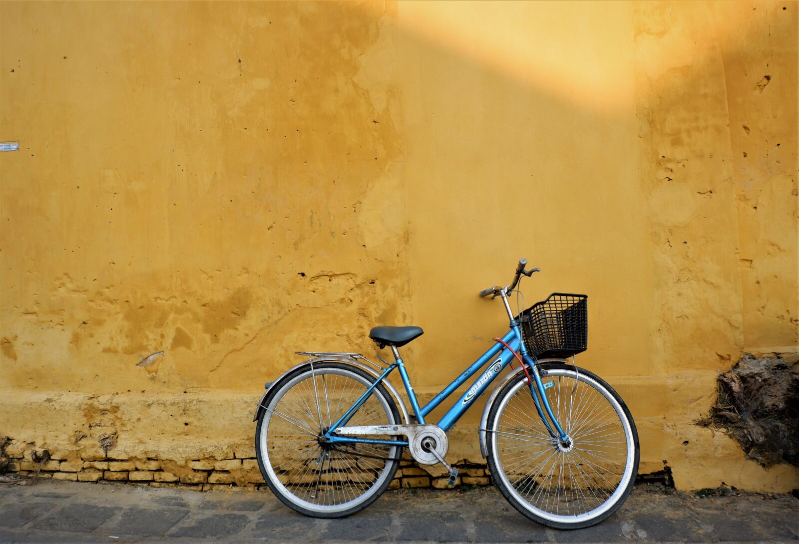 Fujifilm X-A3 + Fujifilm XC 16-50mm F3.5-5.6 OIS II sample photo. Hoian, alone, cycle photography