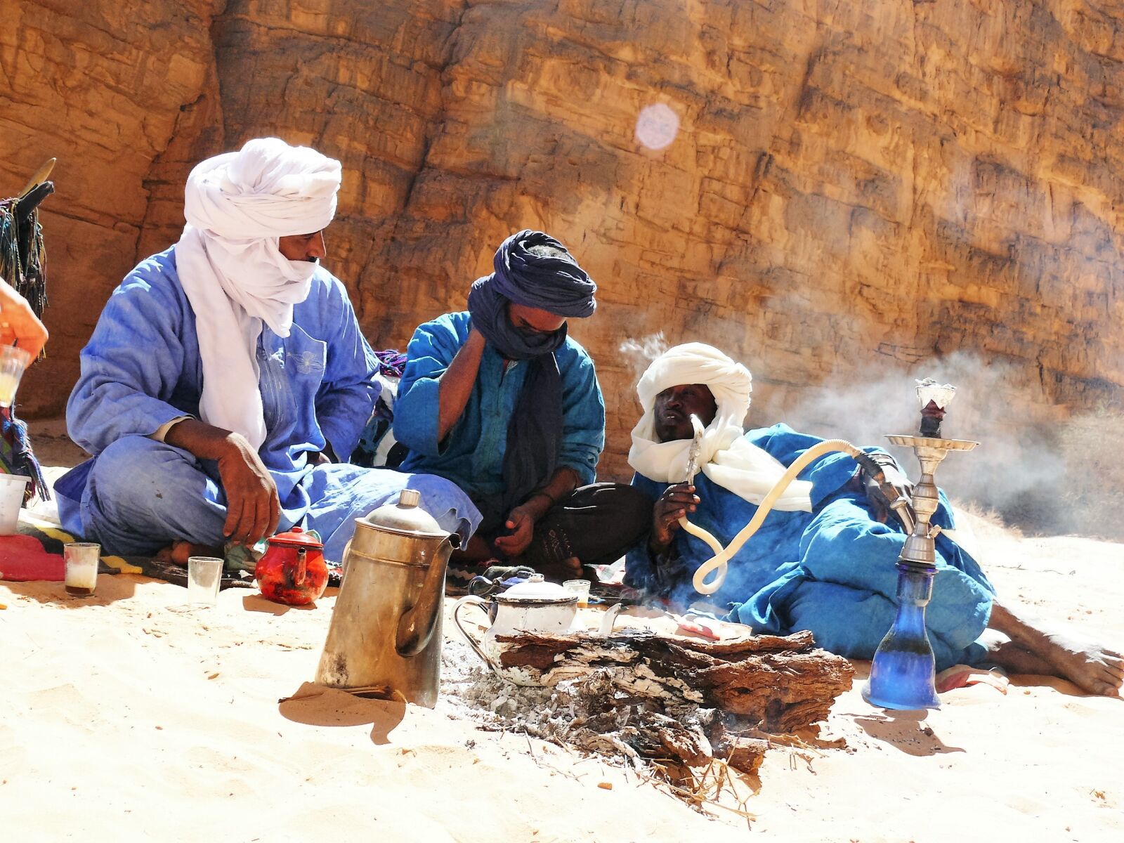 Panasonic DMC-FZ50 sample photo. Libya, touareg, hookah photography