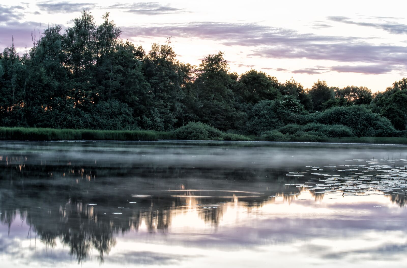 Canon EF 70-300mm F4-5.6 IS USM sample photo. Lake, sunset, natural photography