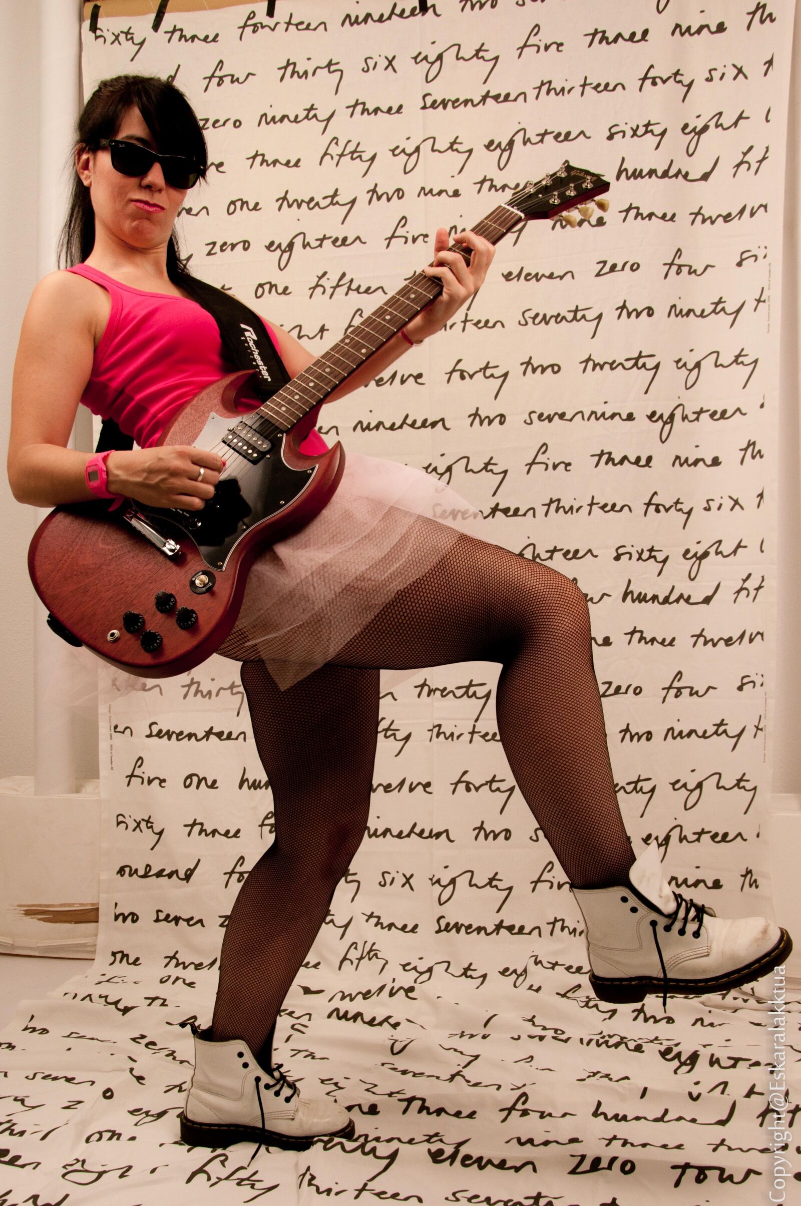 Nikon D90 sample photo. Guitar, gibson, women photography