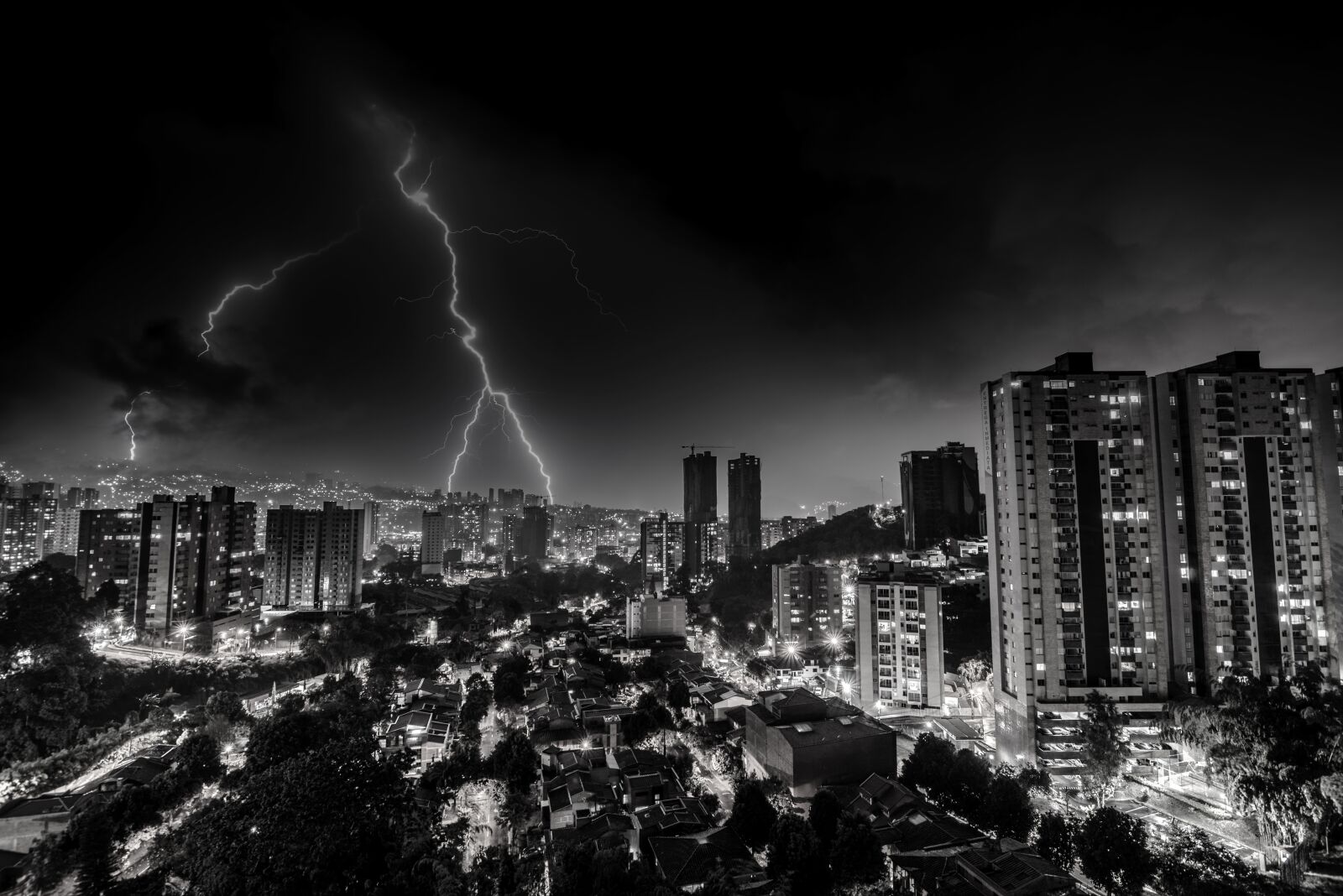 Nikon D600 sample photo. Night, storm, ray photography