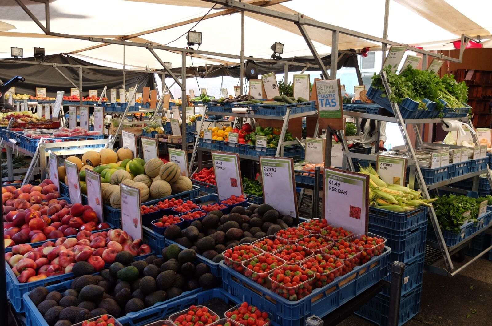 Fujifilm X30 sample photo. Market, etal, fruit photography