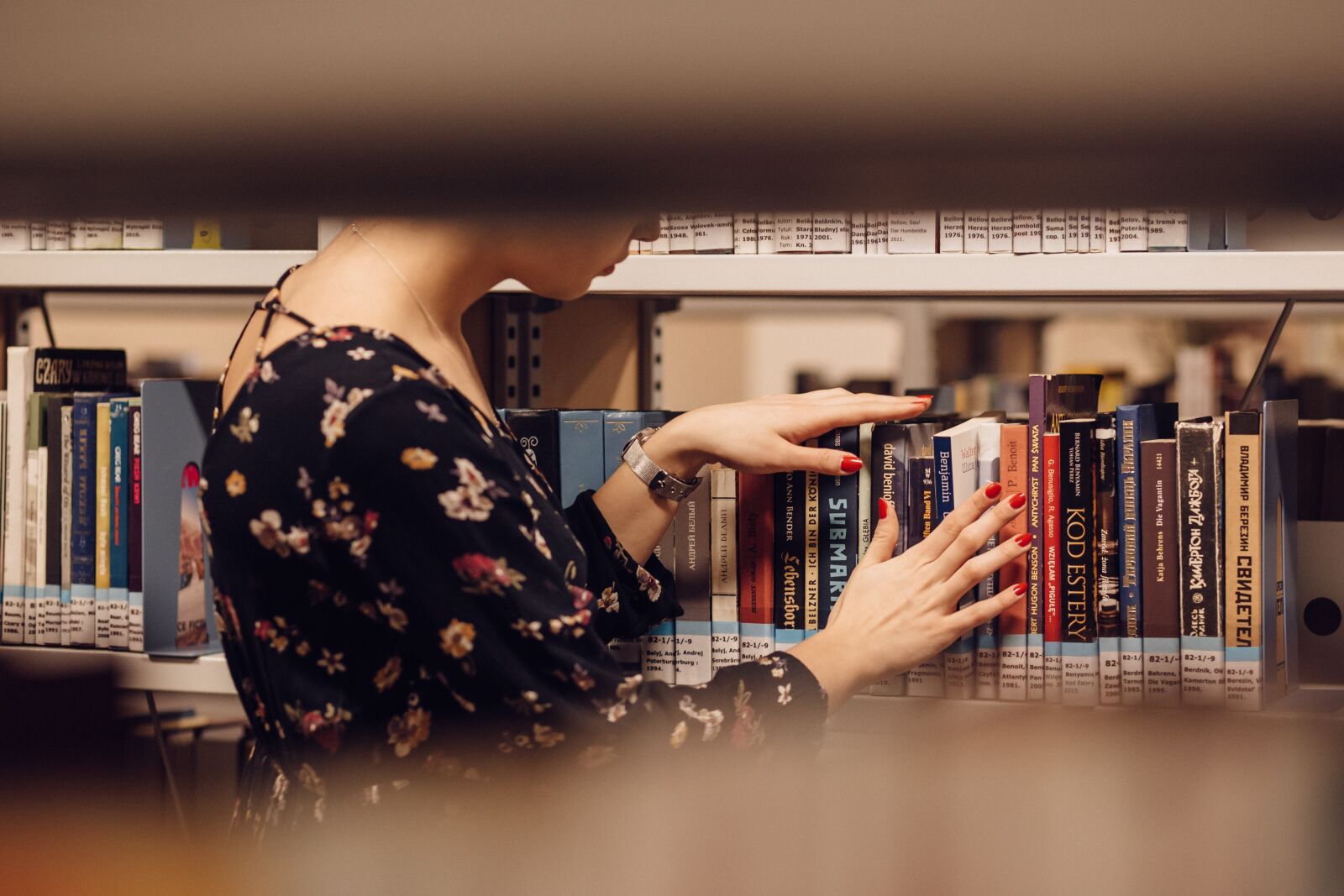 Canon EF 85mm F1.8 USM sample photo. People, academic, book photography