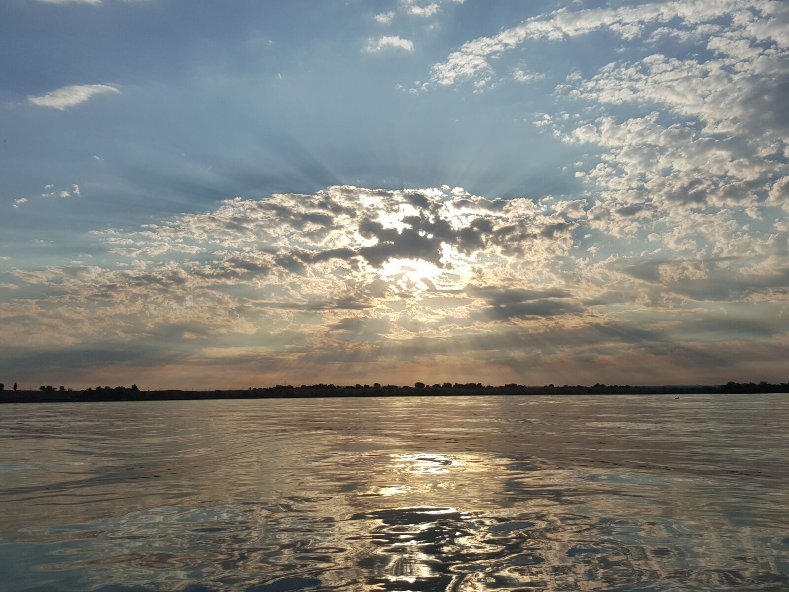 Samsung Galaxy Note5 sample photo. Sunrise, boating, shore photography