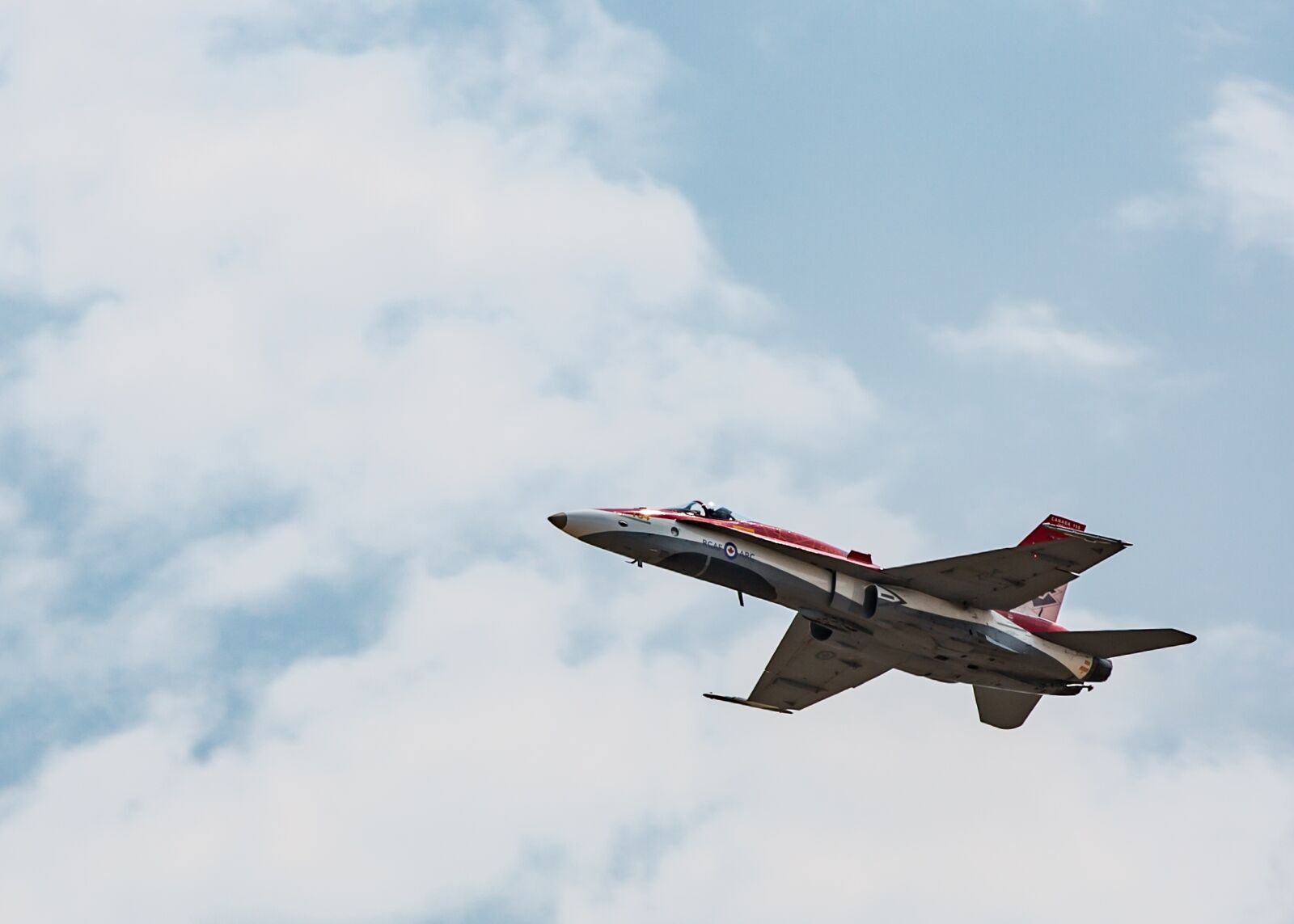 Canon EF 70-200mm F2.8L IS USM sample photo. F18, cf18, air show photography