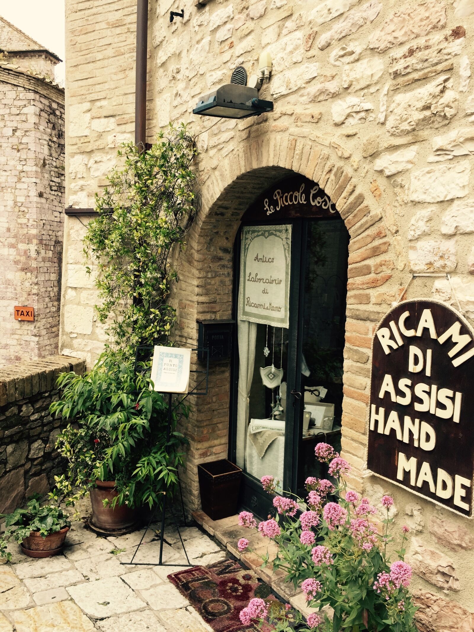 Apple iPhone 6 sample photo. Italy, assisi, villages photography
