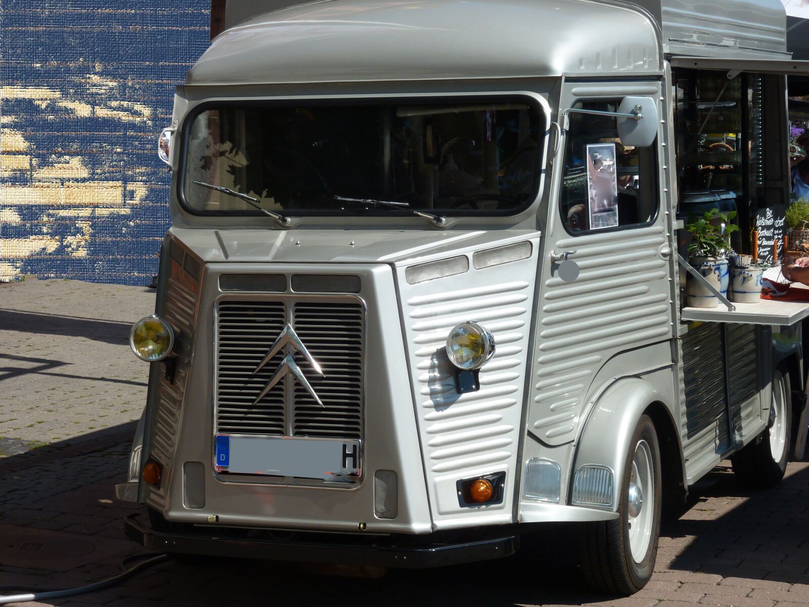 Panasonic DMC-TZ7 sample photo. Oldie, truck, oldtimer photography