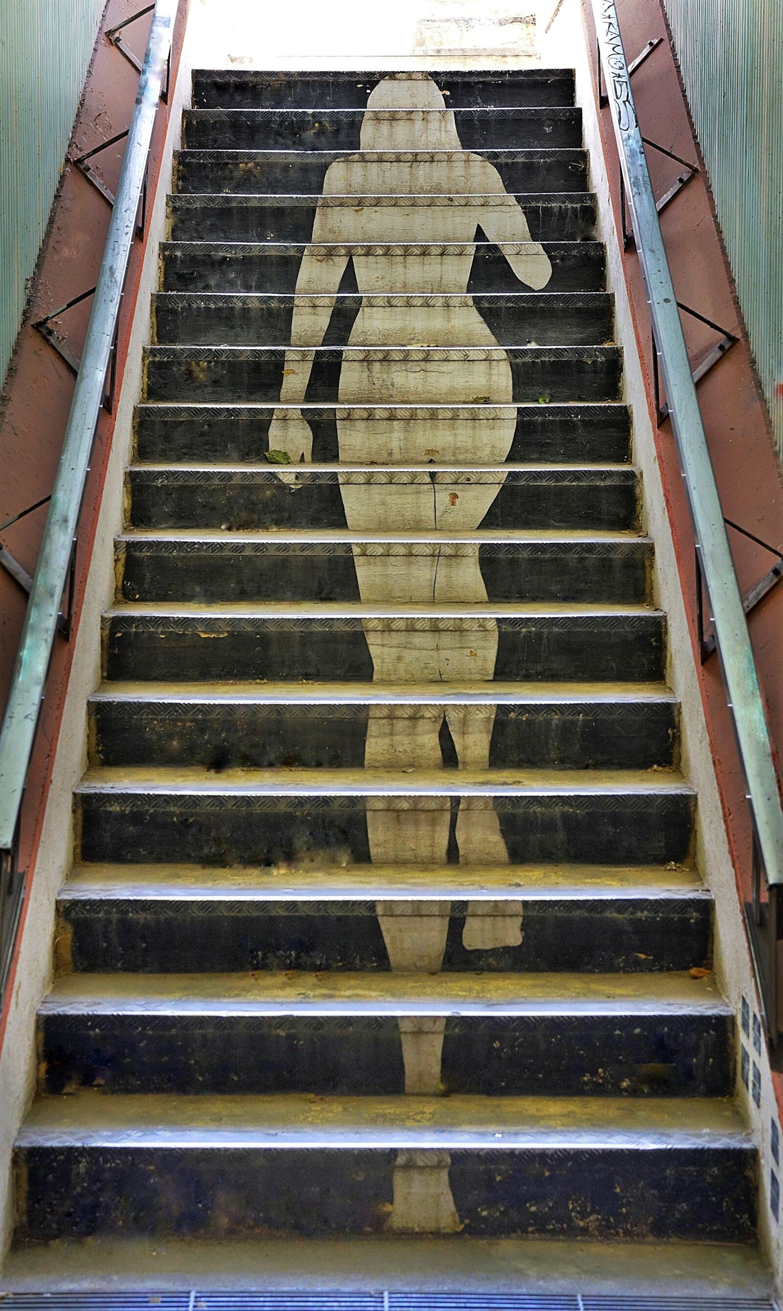 Sony a7R II + Sony FE 24-70mm F2.8 GM sample photo. Graffiti, street, art photography