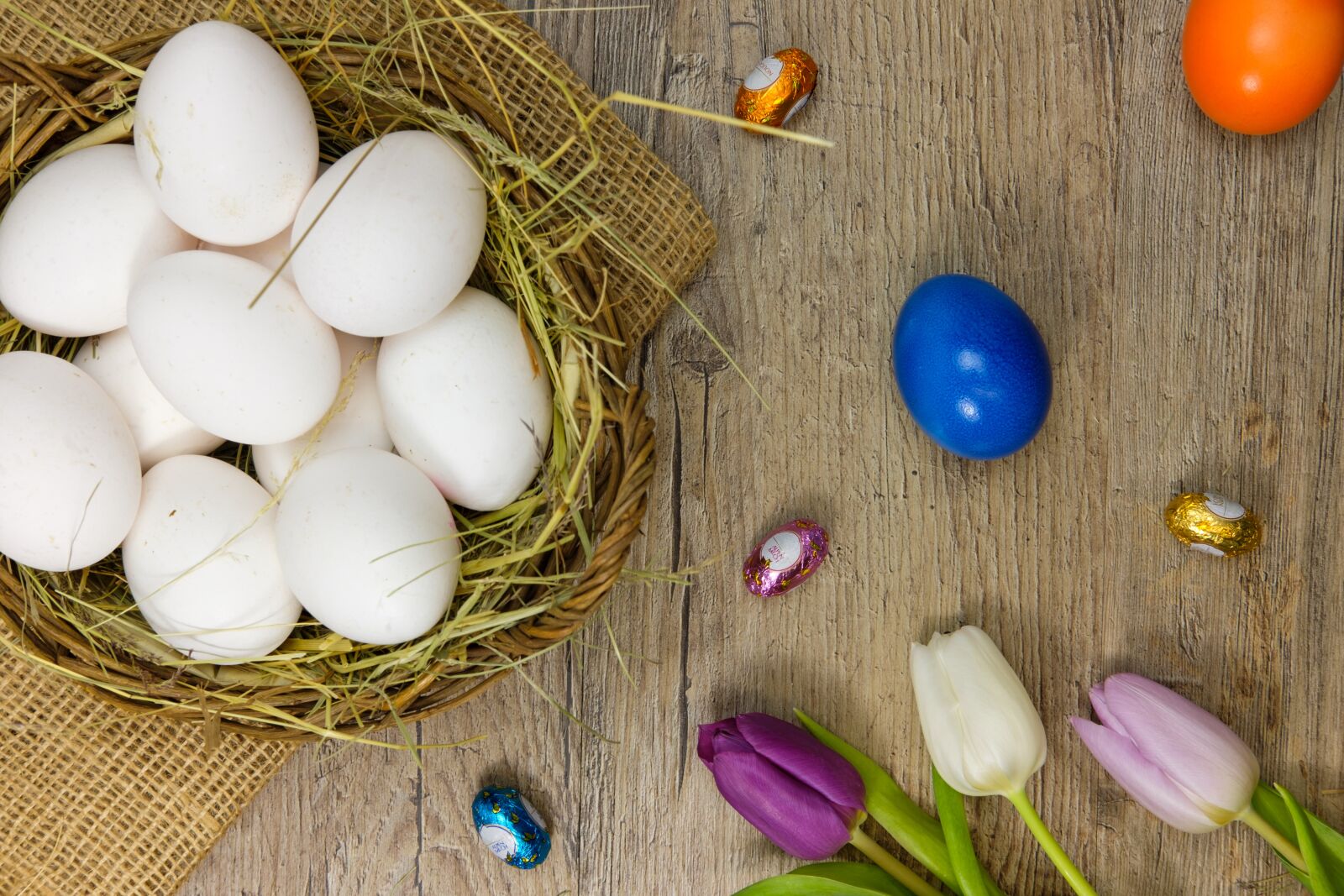 Fujifilm X-T2 + Fujifilm XF 35mm F2 R WR sample photo. Egg, easter eggs, colorful photography