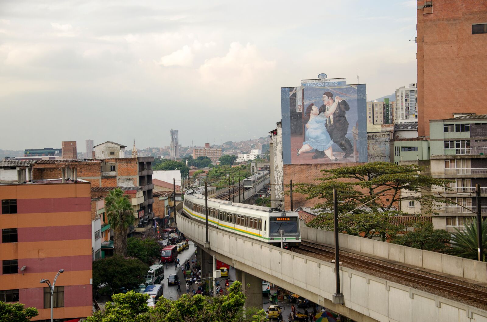 Nikon D5100 sample photo. Medellin, colombia, train photography