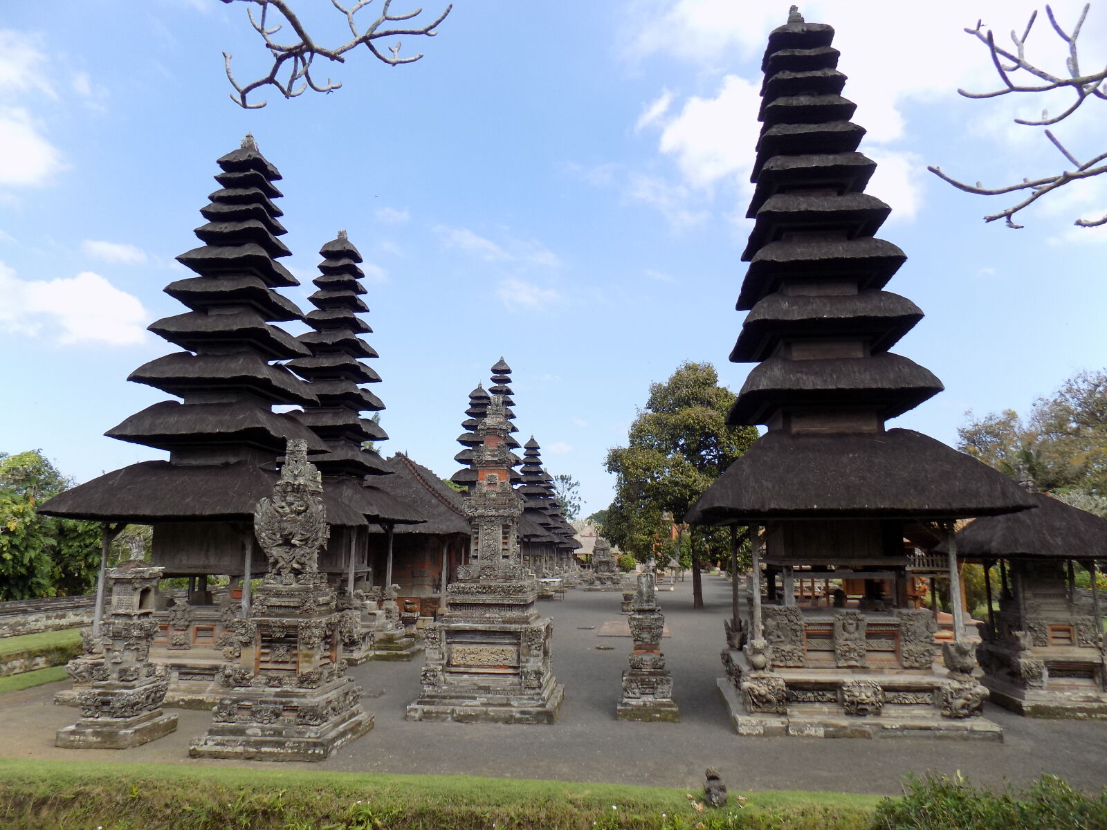 Nikon COOLPIX L330 sample photo. Bali, balinese, culture, hindu photography