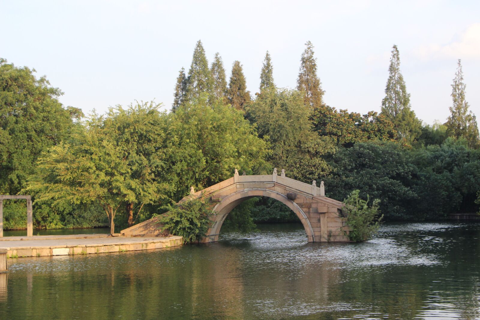 Canon EOS 600D (Rebel EOS T3i / EOS Kiss X5) sample photo. Bridge, broken bridge, old photography