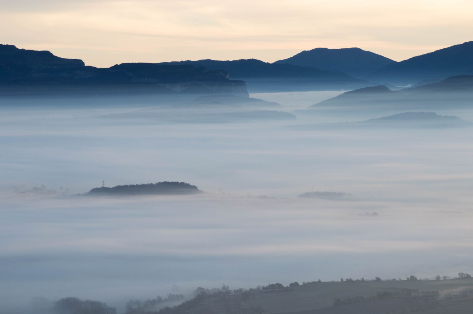 Nikon D3200 sample photo. Fog, dawn, landscape photography