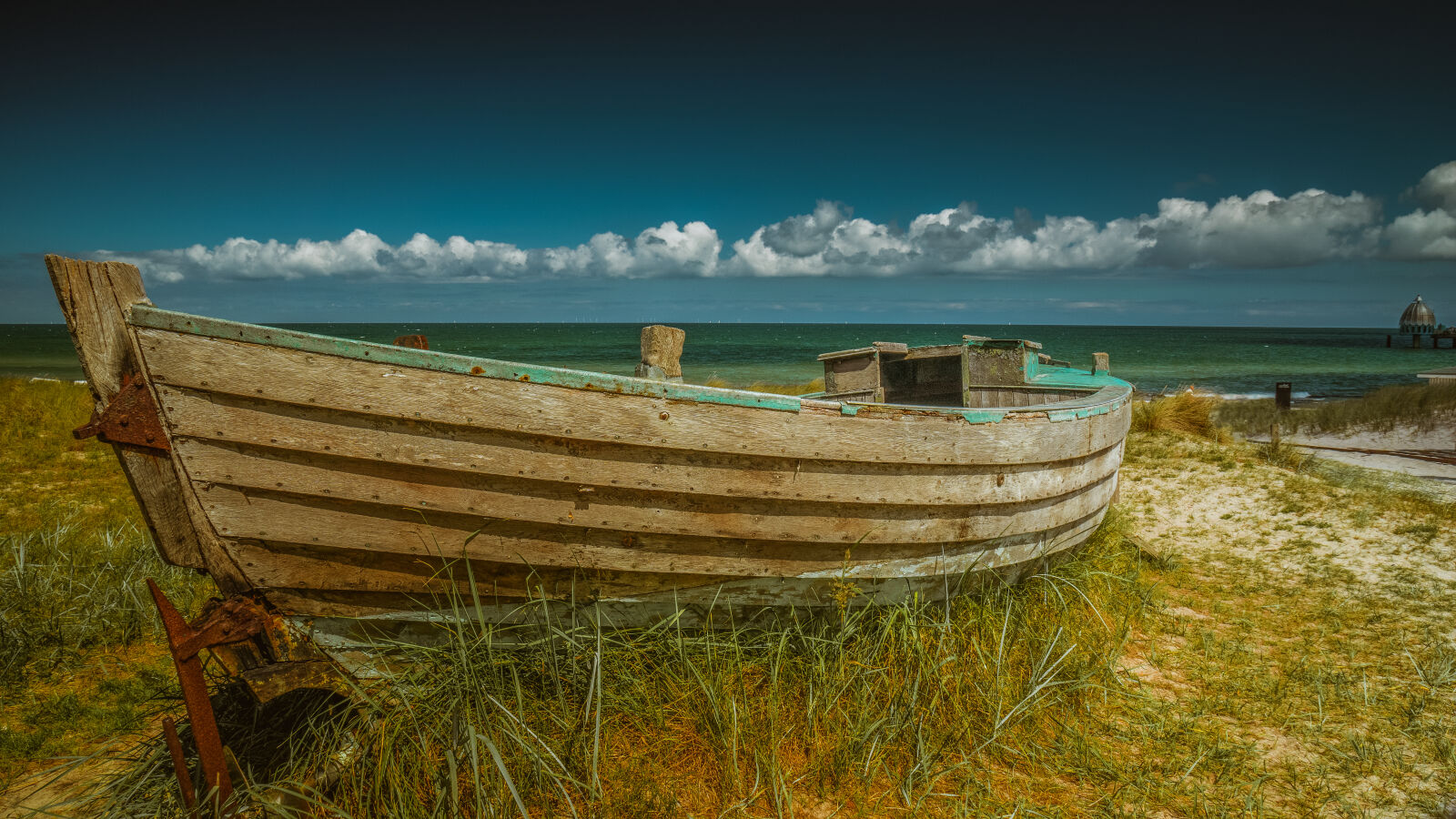 Sony a6000 + Sony Vario-Tessar T* E 16-70mm F4 ZA OSS sample photo. Baltic, sea photography