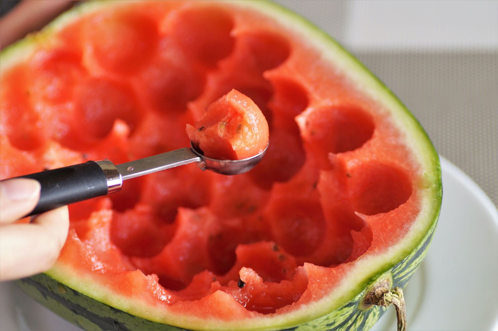 Sony SLT-A58 sample photo. Melon, water, red photography