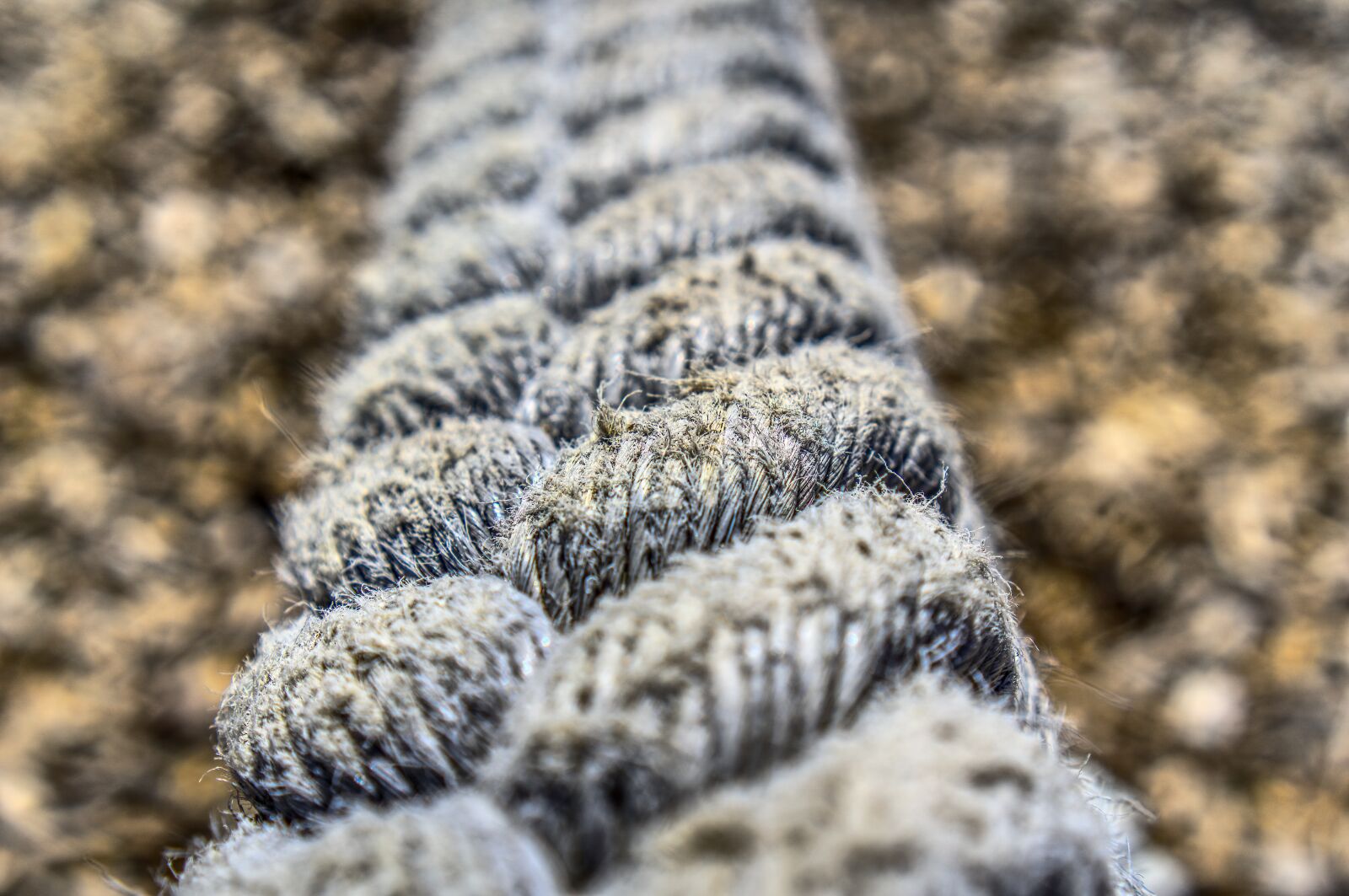 Sony a6000 + Sony E 35mm F1.8 OSS sample photo. Dew, rope, woven photography