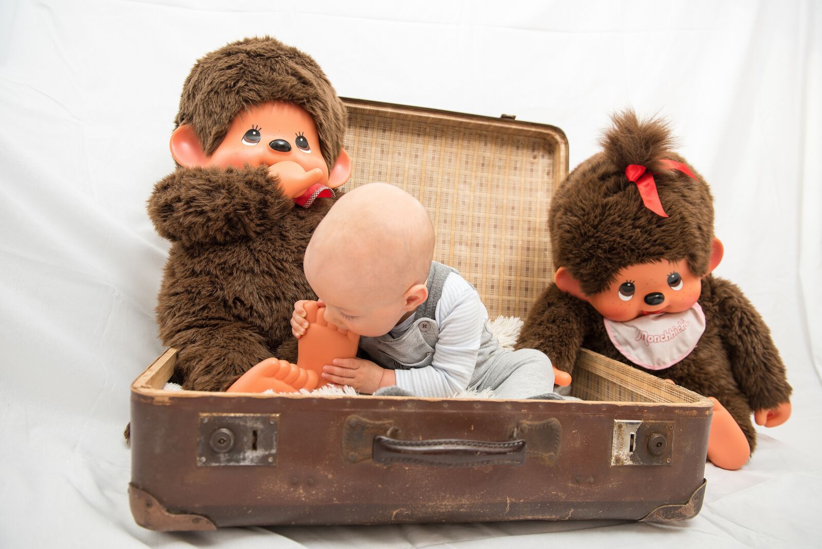 Nikon D800 sample photo. Child, soft toys, cute photography