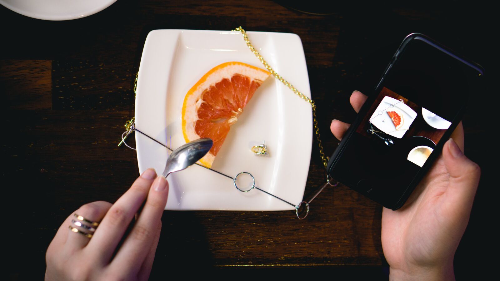 E 50mm F1.8 OSS sample photo. Business lunch, lunch, jewelry photography