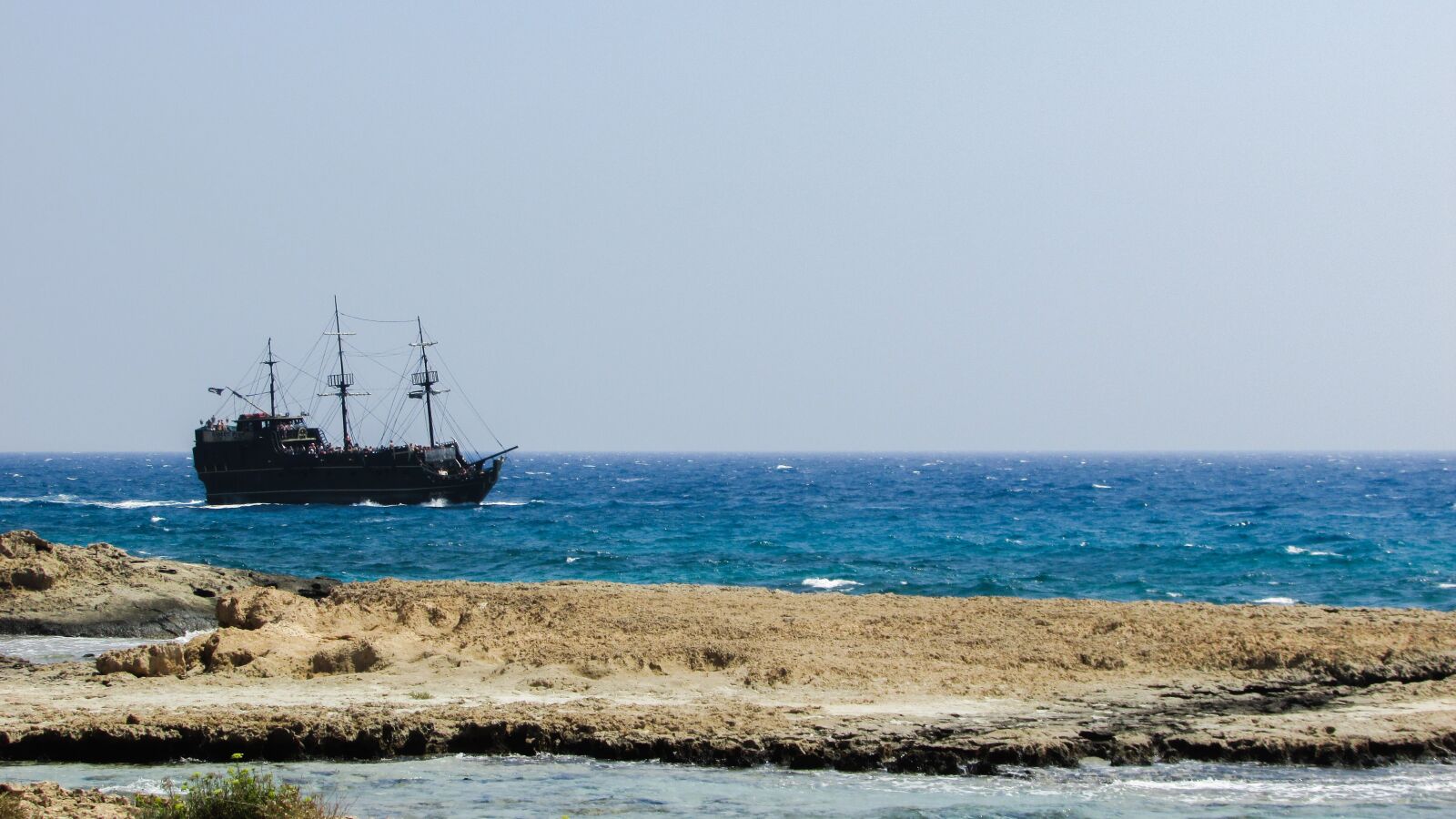 Canon PowerShot SX400 IS sample photo. Cruise boat, sea, coast photography