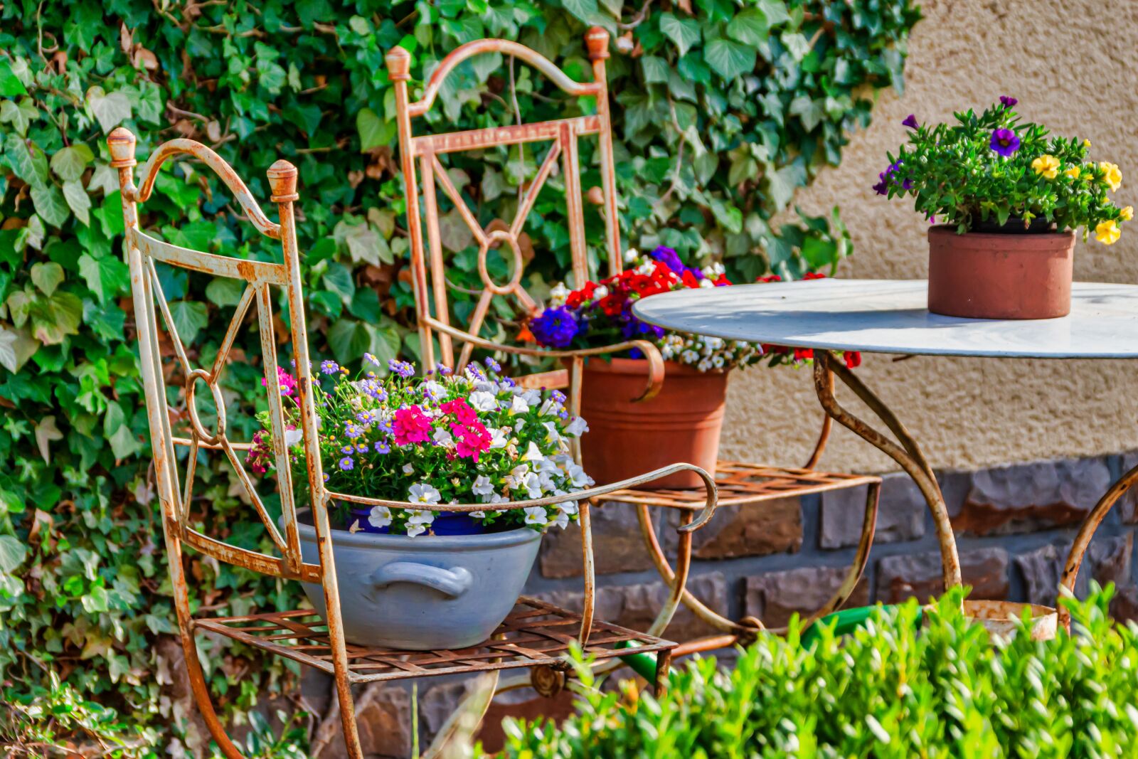 Canon EOS 650D (EOS Rebel T4i / EOS Kiss X6i) sample photo. Garden, seating area, garden photography