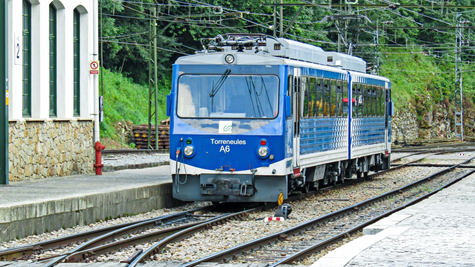 Canon PowerShot SX410 IS sample photo. Train, zipper, spain photography