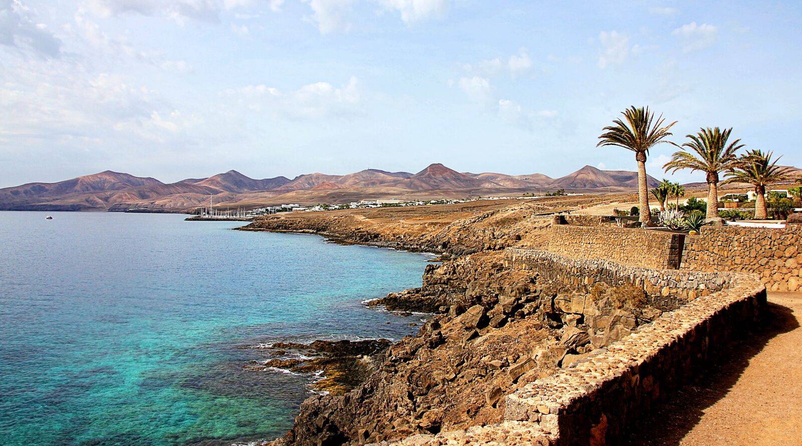 Canon EOS 550D (EOS Rebel T2i / EOS Kiss X4) sample photo. Beach, lanzarote, coast photography