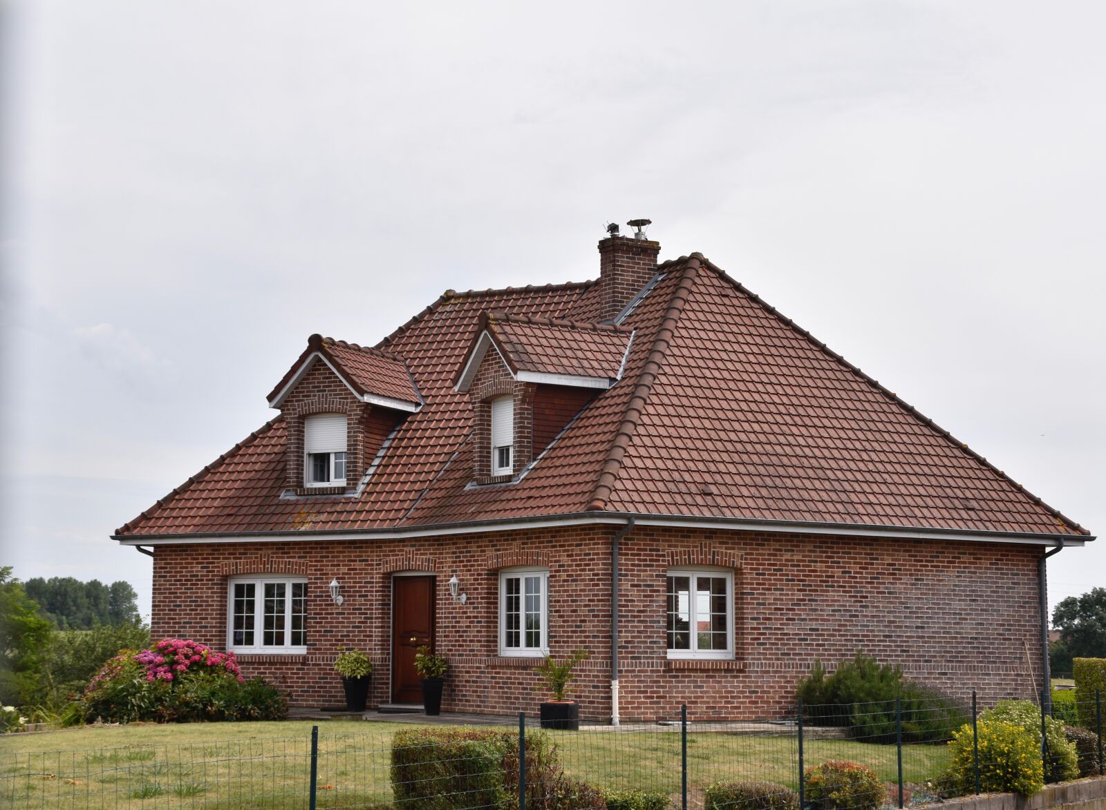 Nikon D5600 sample photo. House, brick house, architecture photography