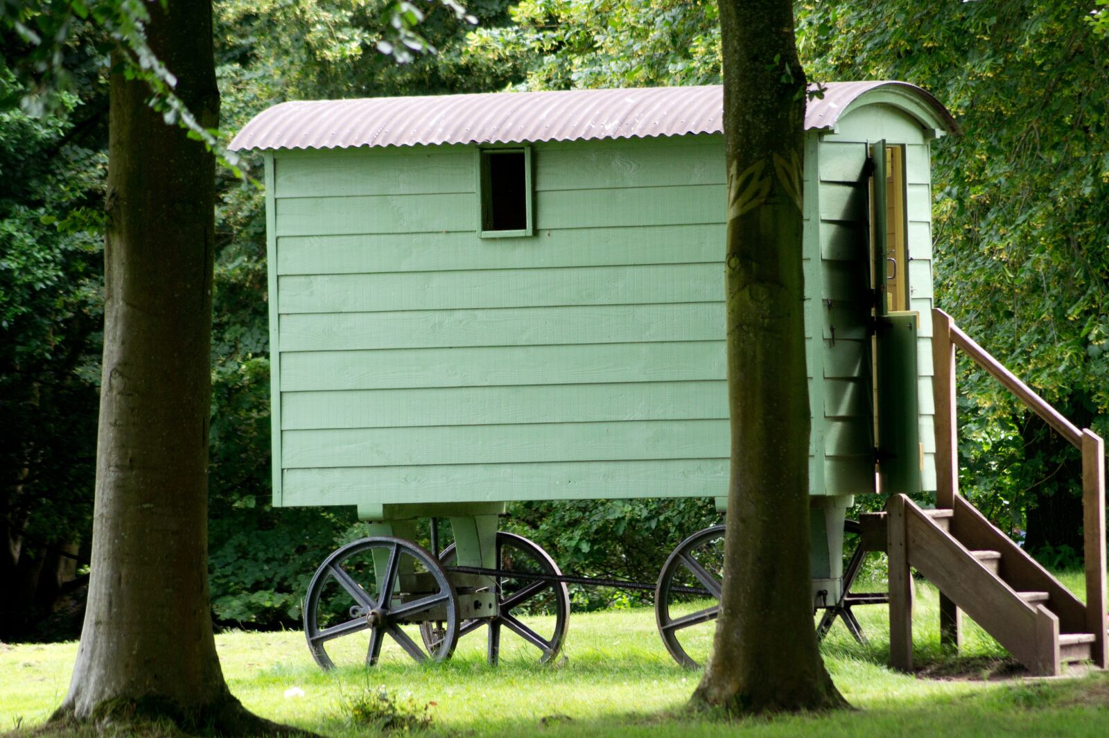 Sony SLT-A58 + Sony DT 55-200mm F4-5.6 SAM sample photo. Shepherd's hut, woodland, historical photography