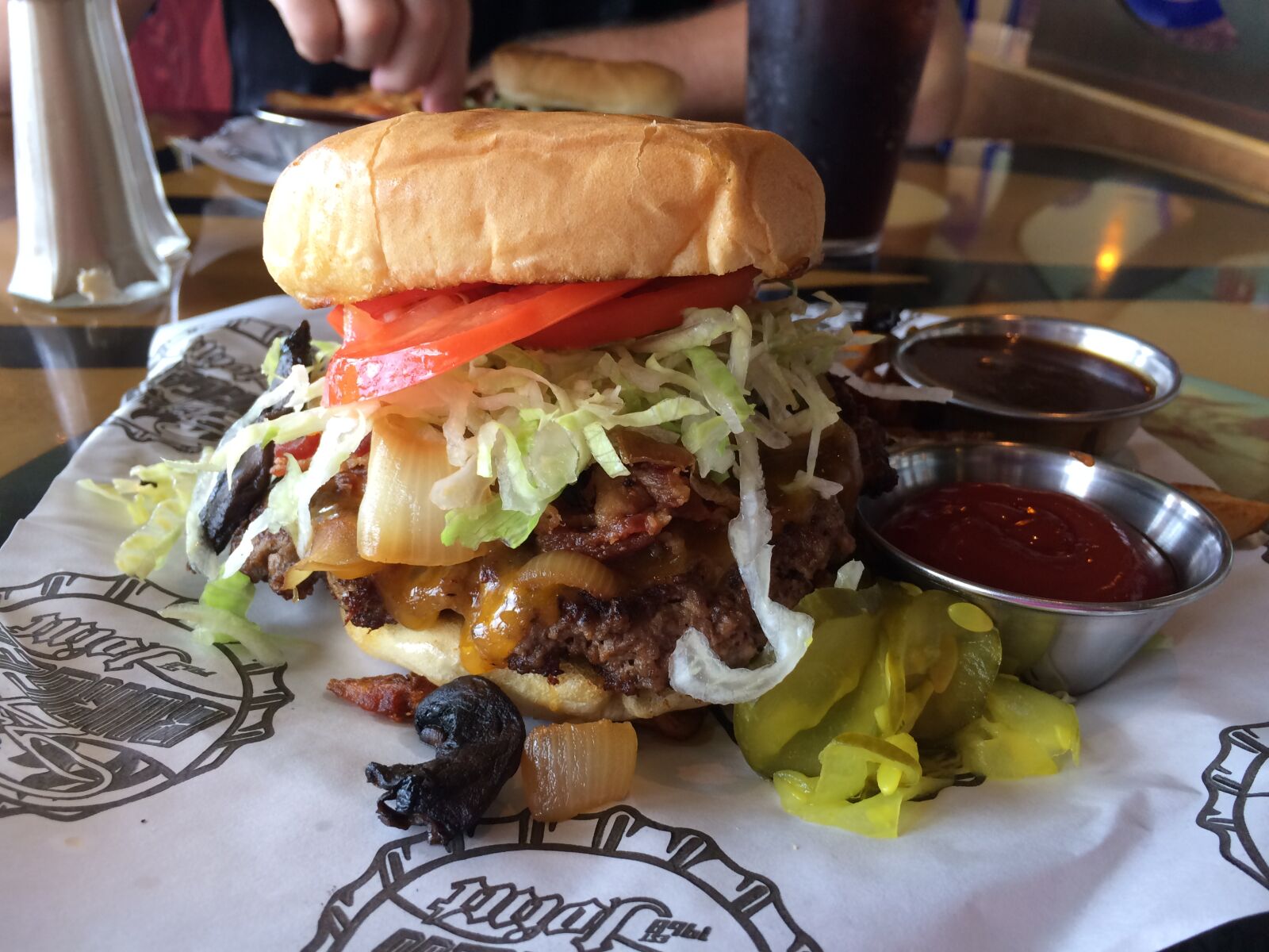 iPhone 5s back camera 4.15mm f/2.2 sample photo. Guy, s, burger, hamburger photography