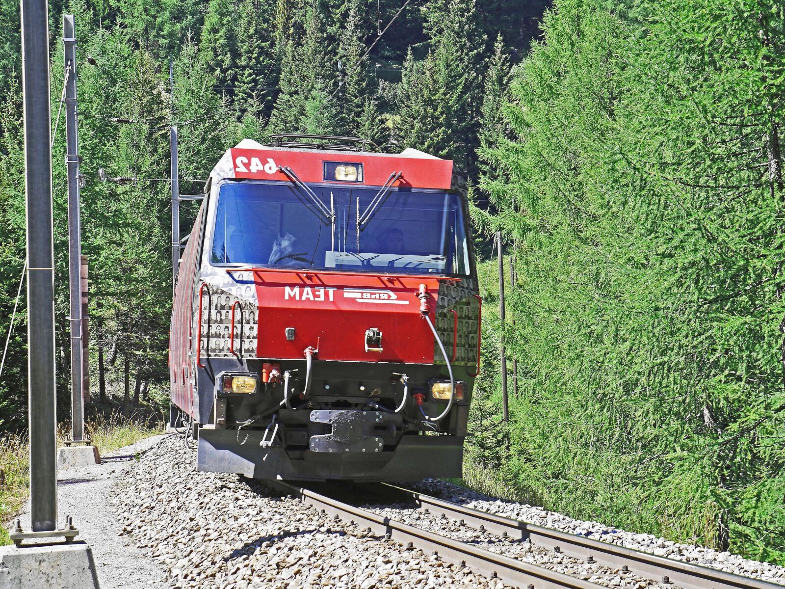 Panasonic Lumix DMC-GH3 sample photo. Locomotive, vehicle, train, machine photography
