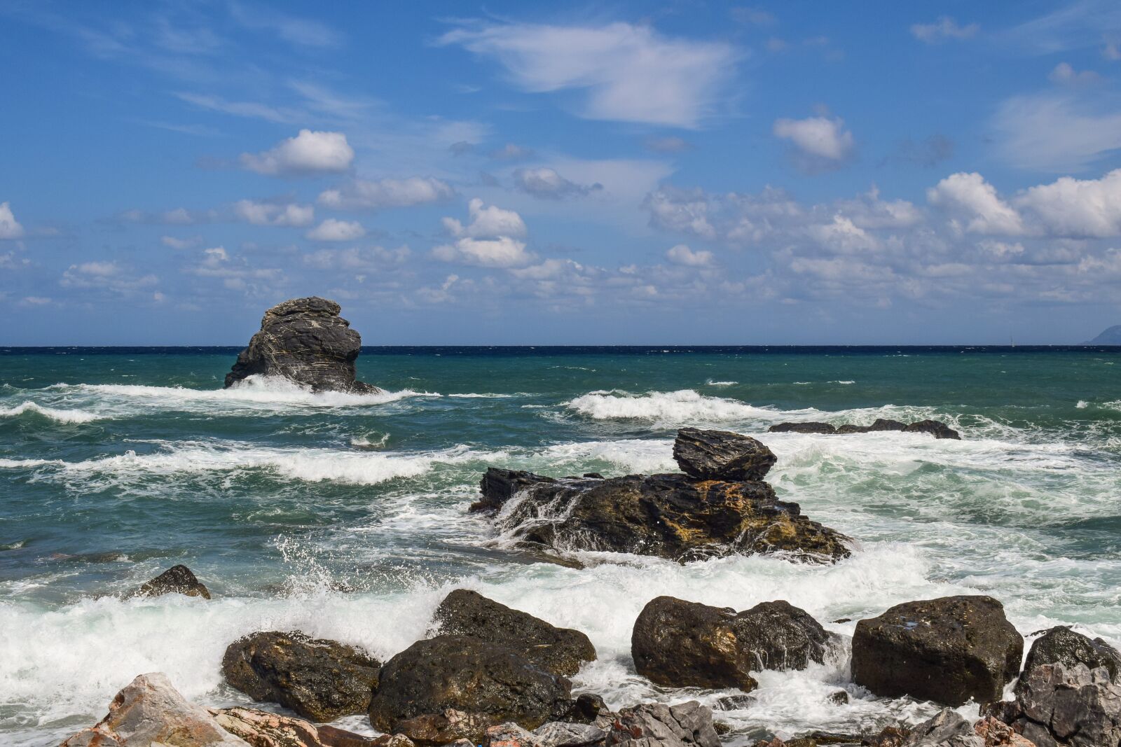 Nikon D3300 sample photo. Rocky coast, waves, sea photography