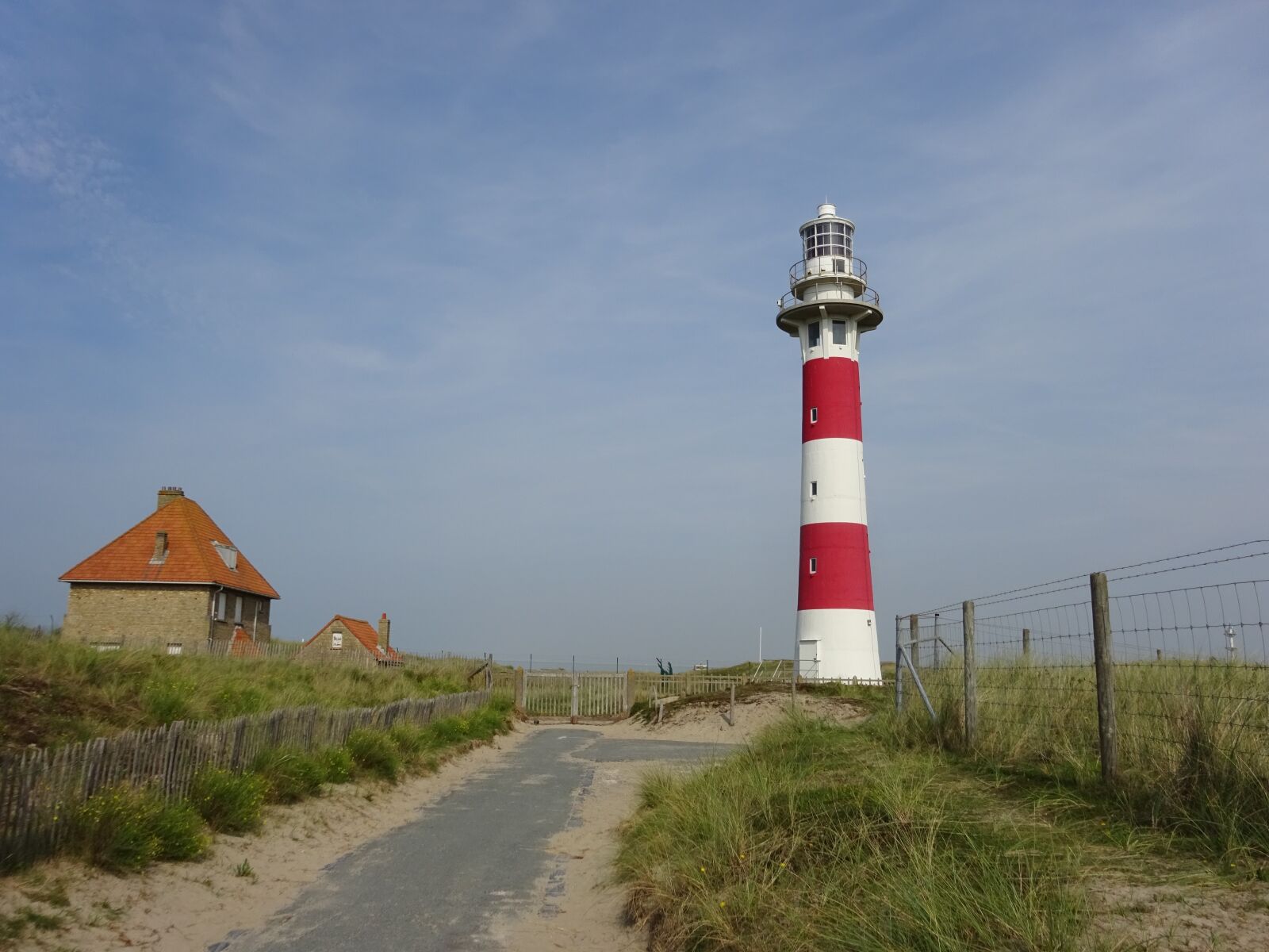 Sony Cyber-shot DSC-WX350 sample photo. Lighthouse, cottage, belgium photography