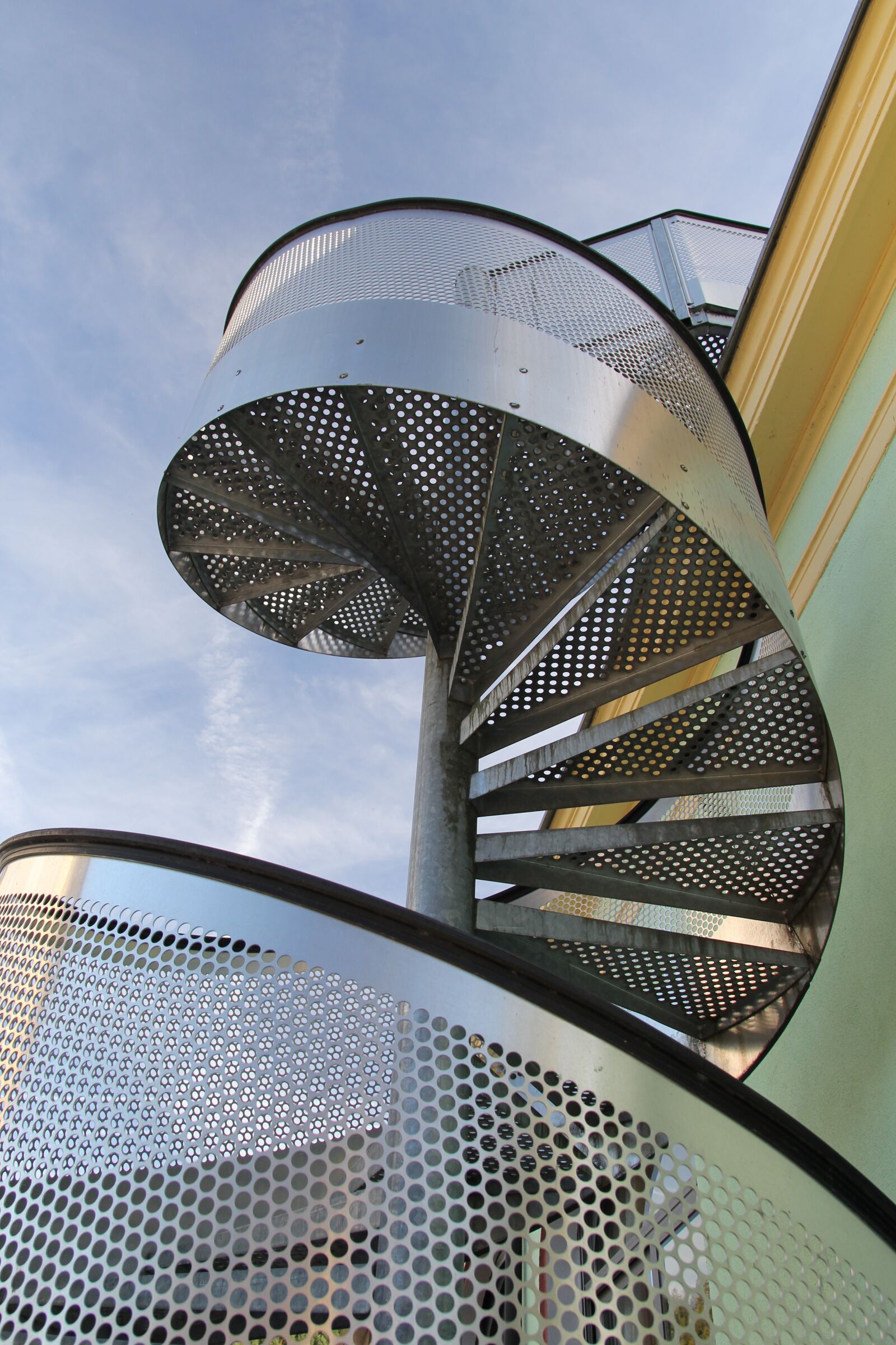 Canon EOS 60D sample photo. Staircase, metal, architecture photography