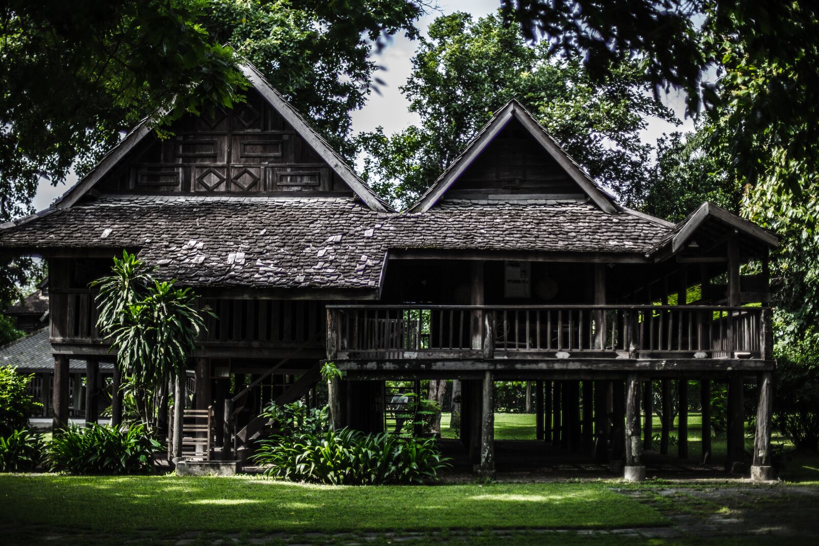 Canon EF 50mm F1.4 USM sample photo. Ruan north, architecture, thailand photography